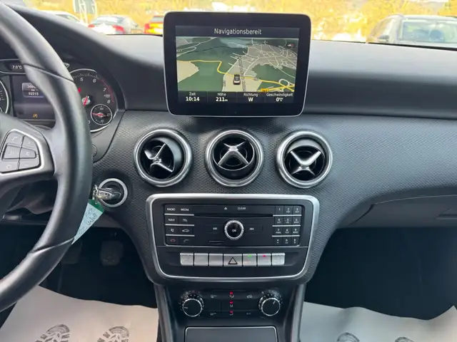 Mercedes-Benz A view 14