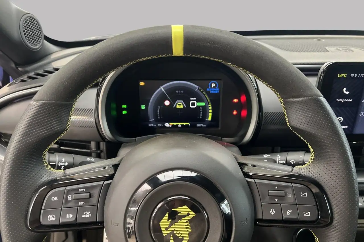 Abarth 600e 2025 — фото 12