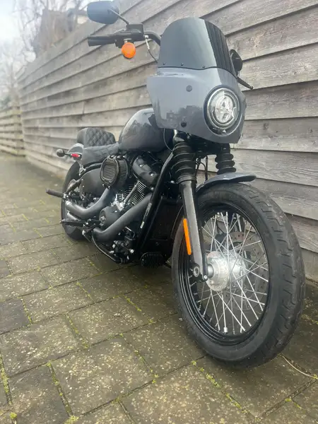 Harley-Davidson Street Bob - foto 2