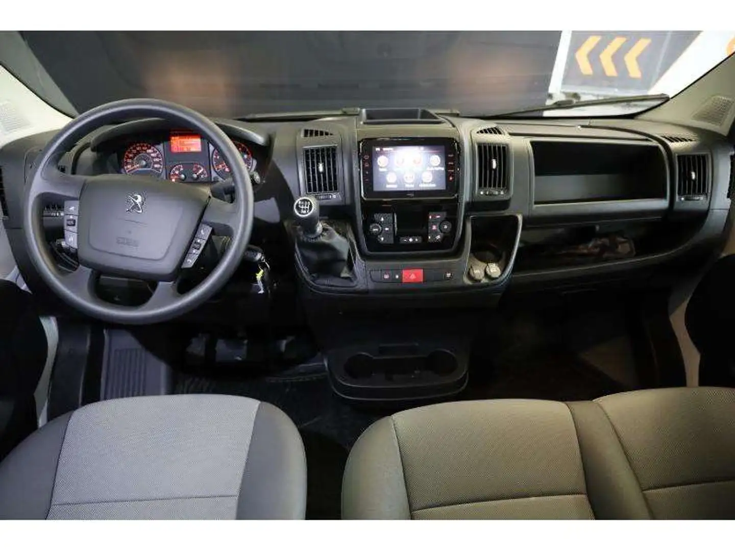 Peugeot Boxer III Pro DoKa Pritsche Wit - 2