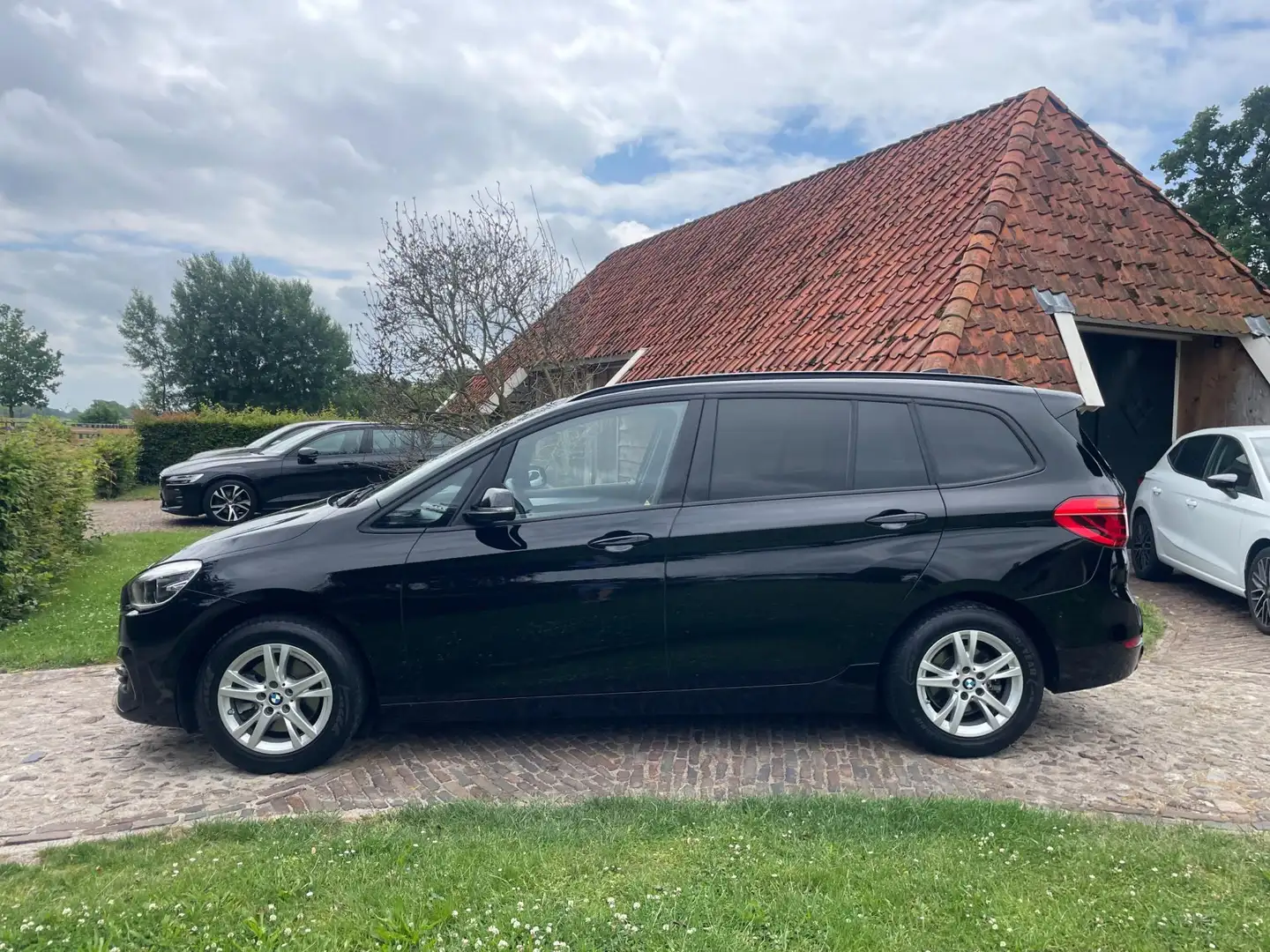 BMW 218 2-serie Gran Tourer 218i Executive-1 eig-7 pers-NL Noir - 2