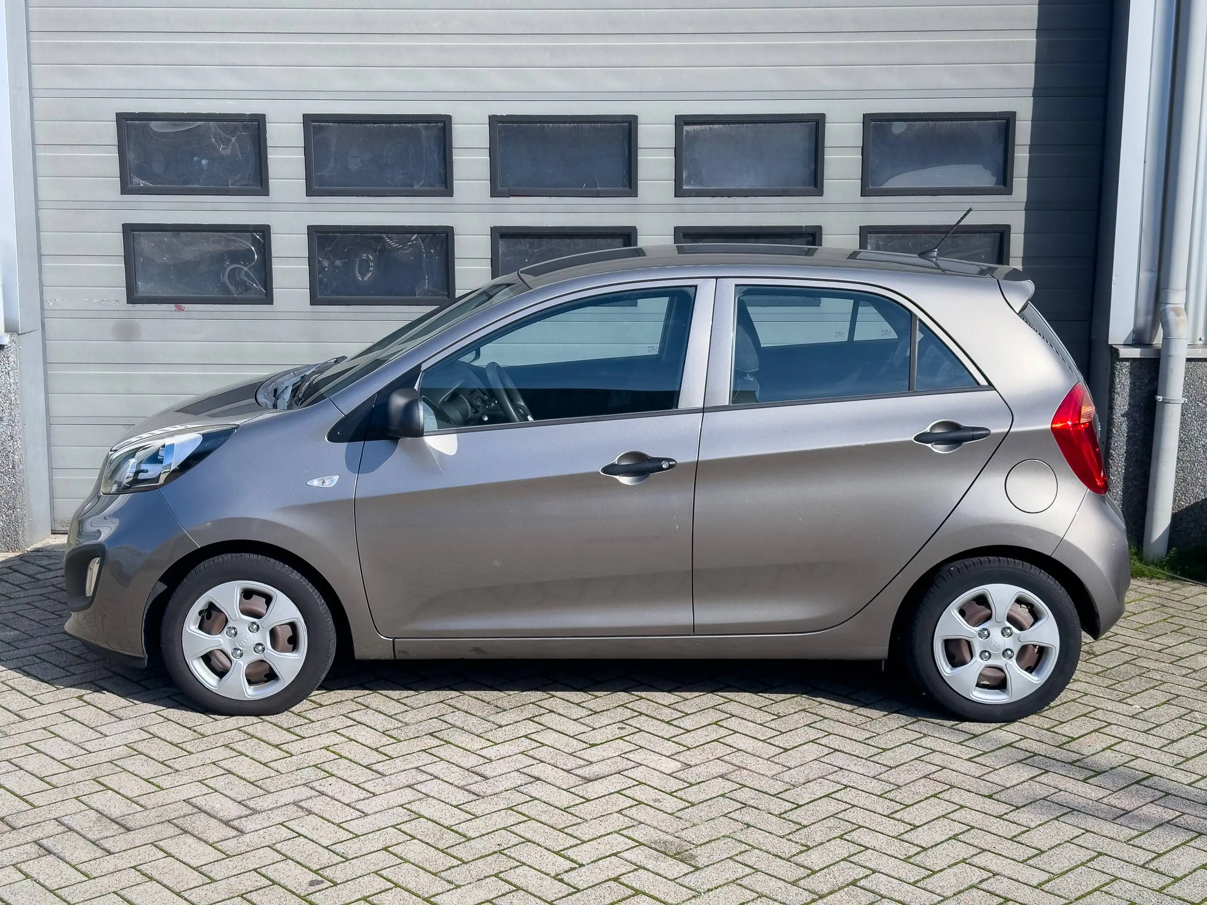 Kia Picanto 1.0 CVVT EconomyLine — photo 3