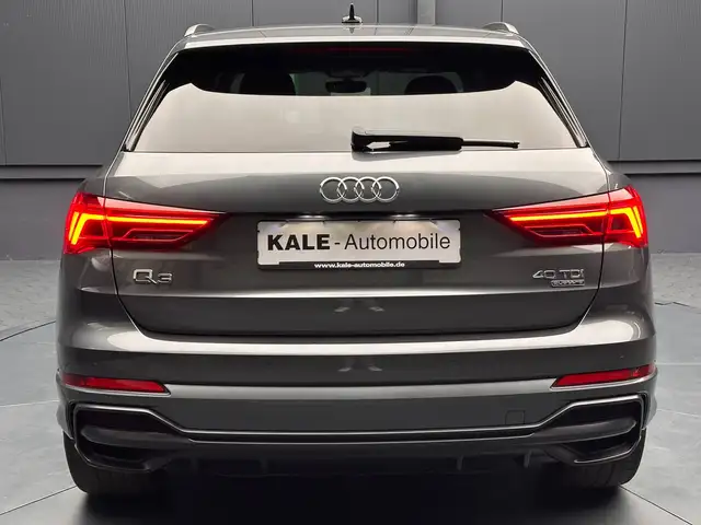 Audi Q3 view 4