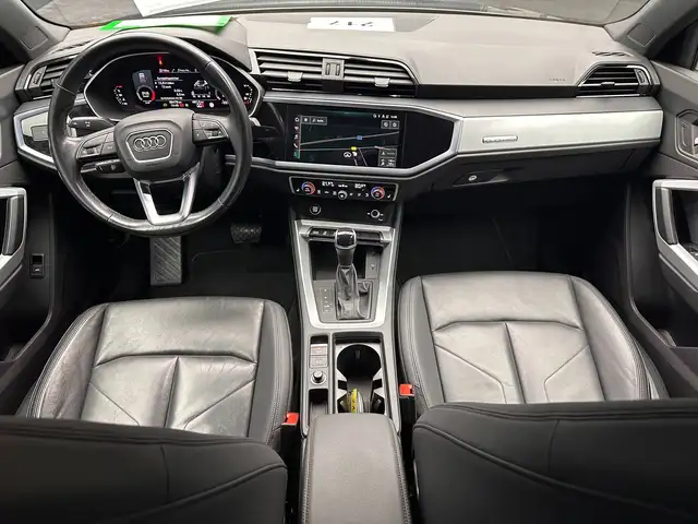 Audi Q3 view 12