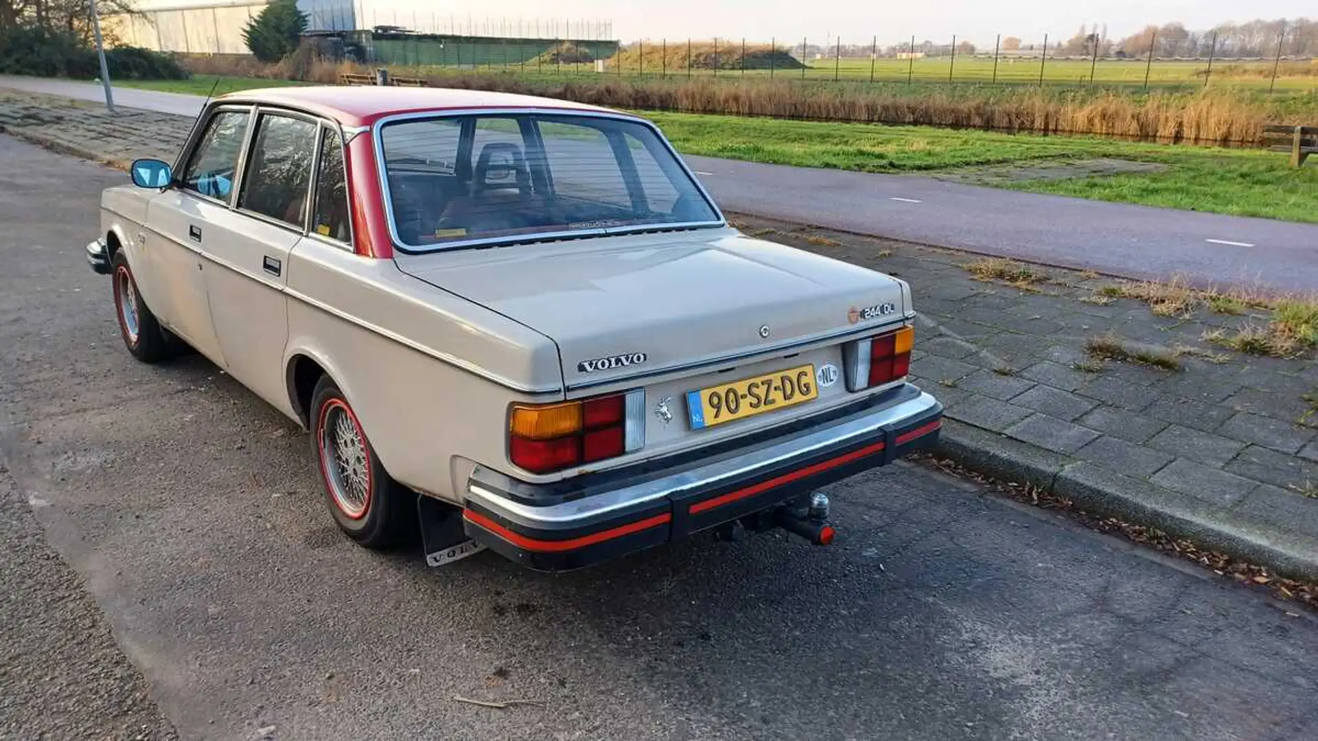 Volvo 244 244 DL 2.1 Automaat Beige - 2