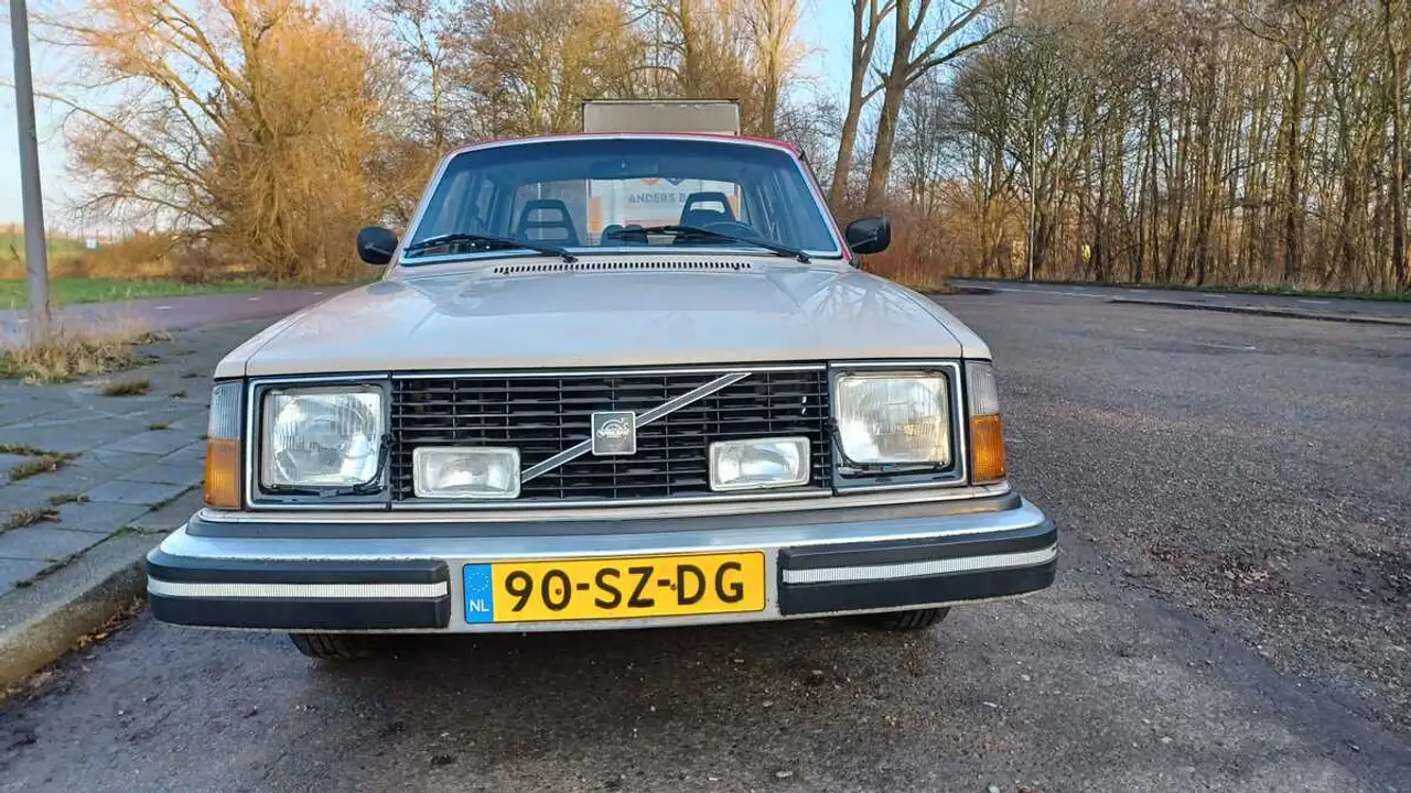 Volvo 244 DL 2.1 Automaat, foto 5