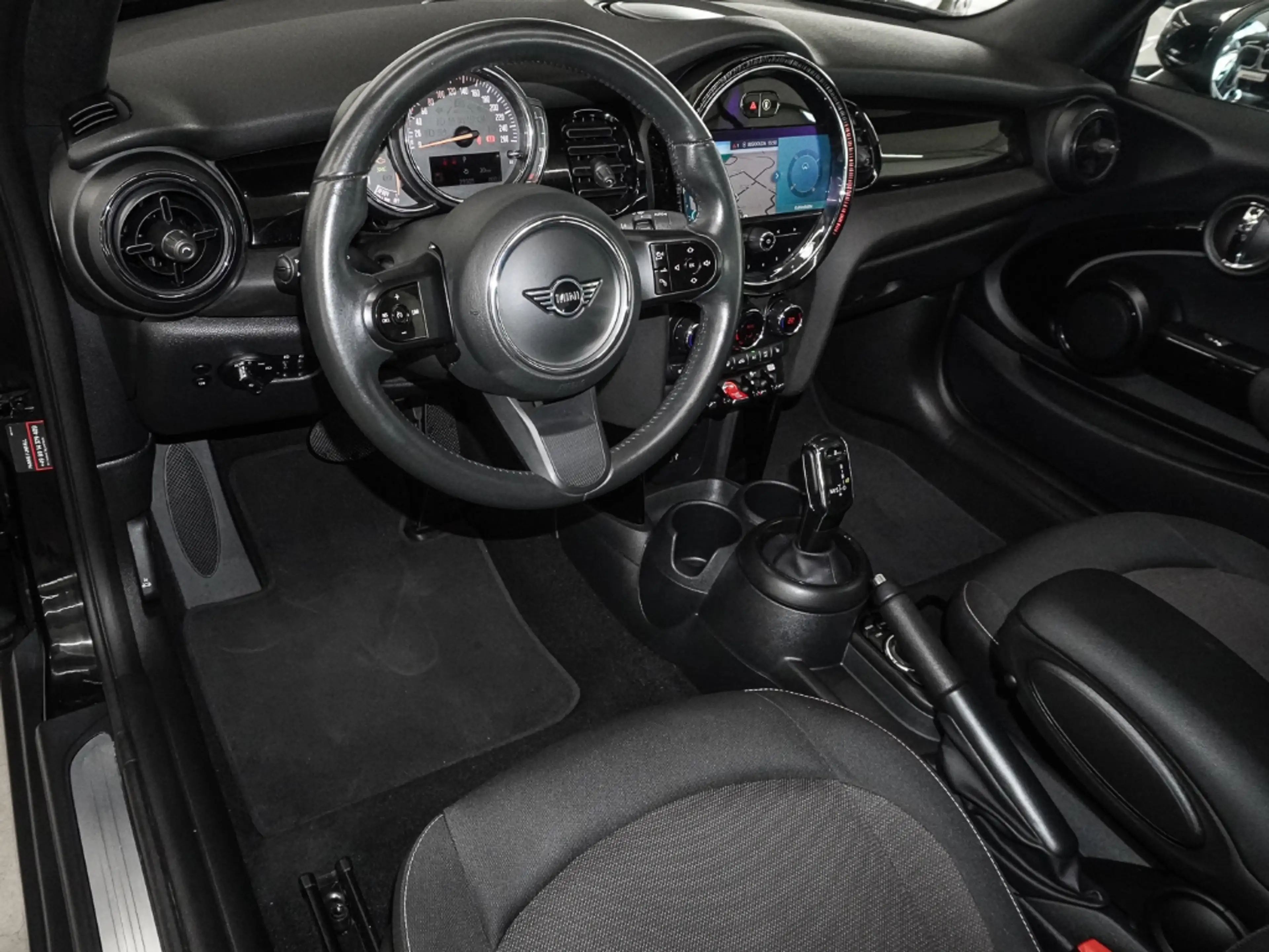 MINI Cooper Cabrio Classic Trim El. Verdeck Navi LED Mehrzonenklima A — photo 10