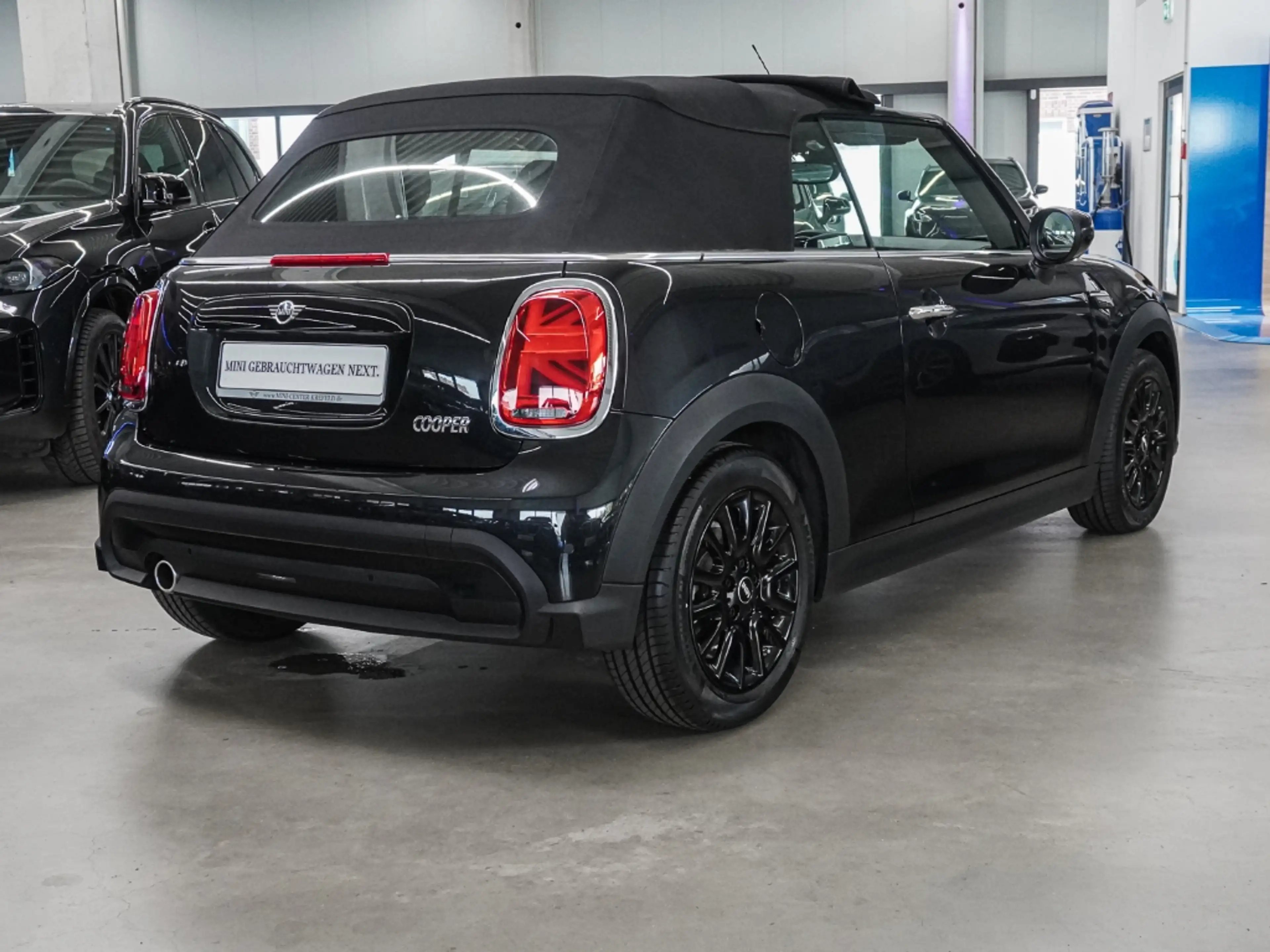 MINI Cooper Cabrio Classic Trim El. Verdeck Navi LED Mehrzonenklima A — photo 2
