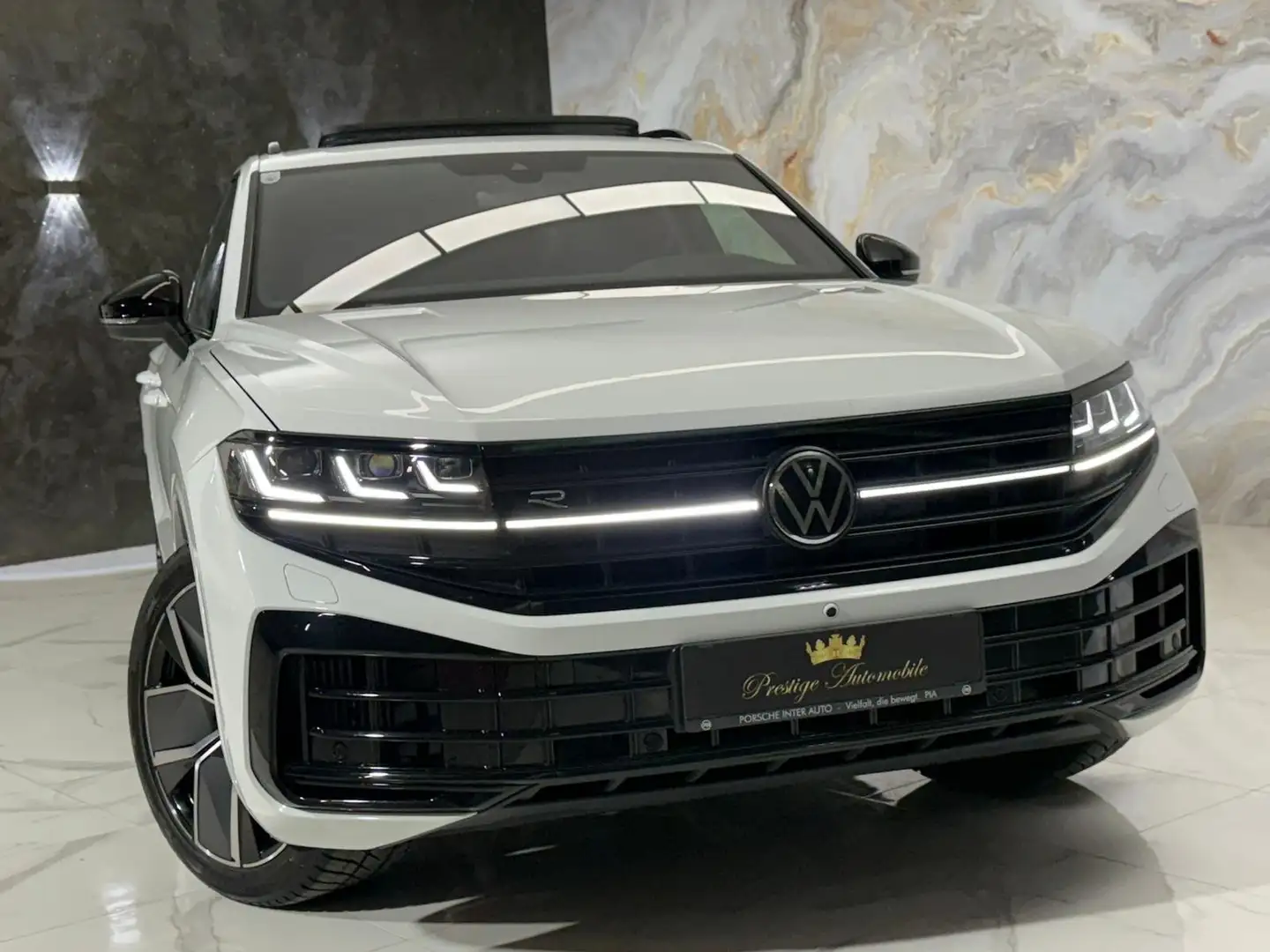 Volkswagen Touareg 3.0 TSI eHybrid 4Motion *R-LINE*GARANTIE*LEASING* Weiß - 1