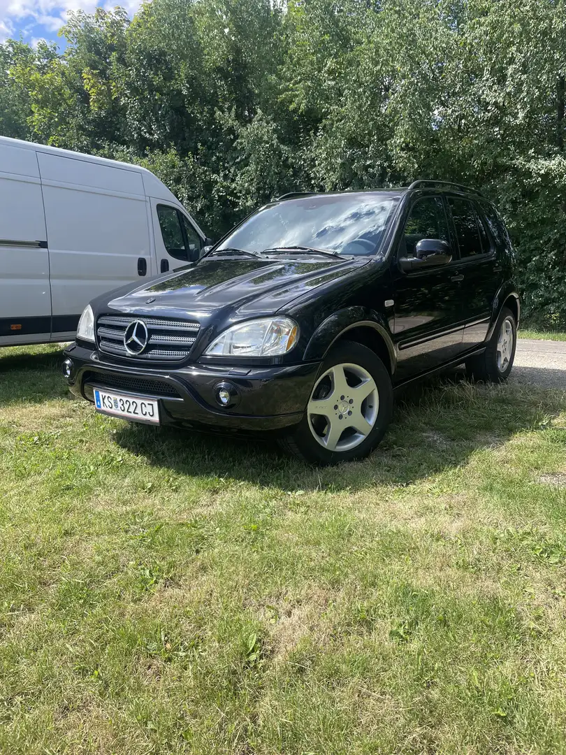 Mercedes-Benz ML 55 AMG Aut. Negru - 2