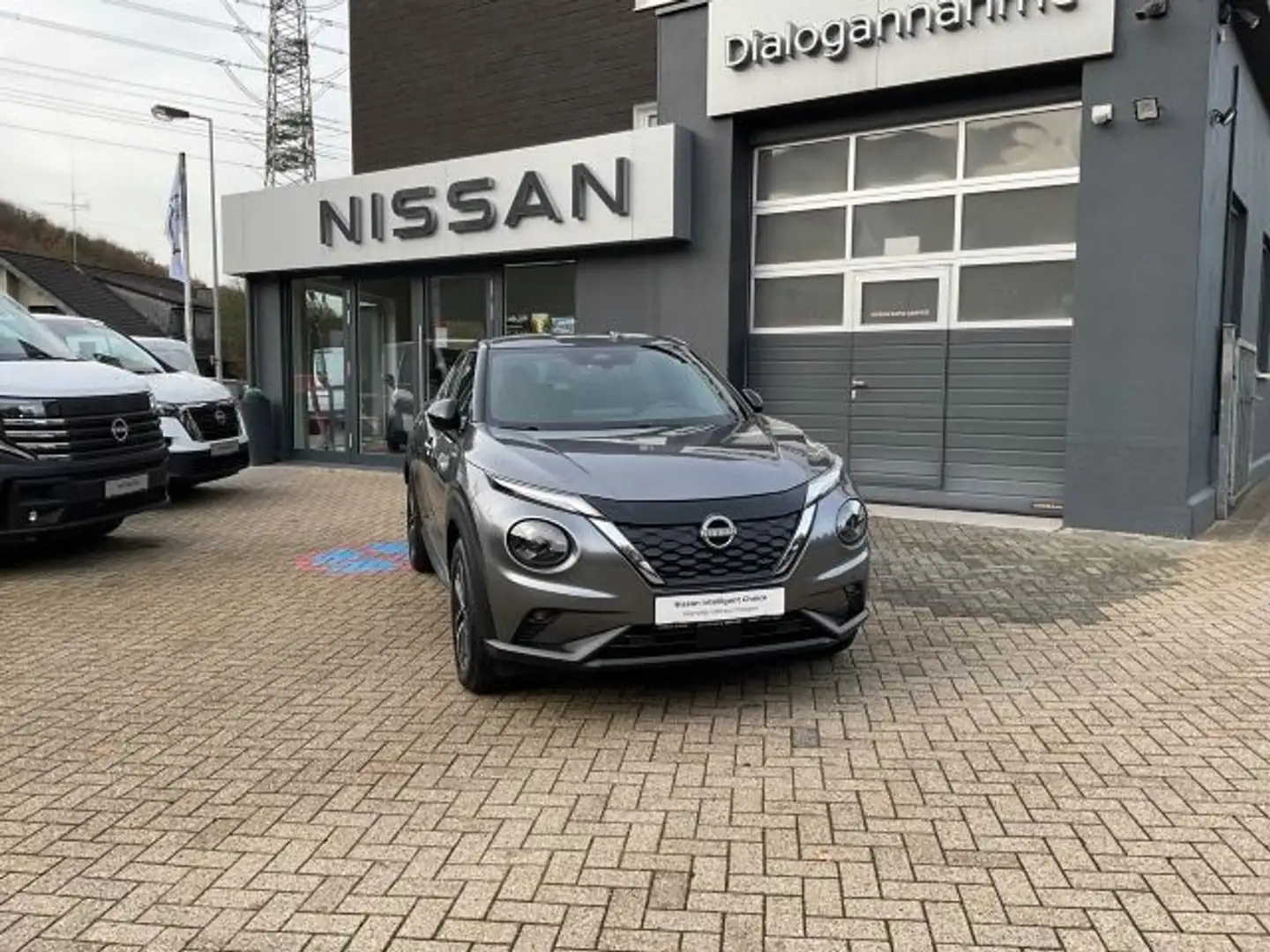 Nissan Juke 1.6 Hybrid N-Connecta Hybrid Navi RVM WP BF Grijs - 2