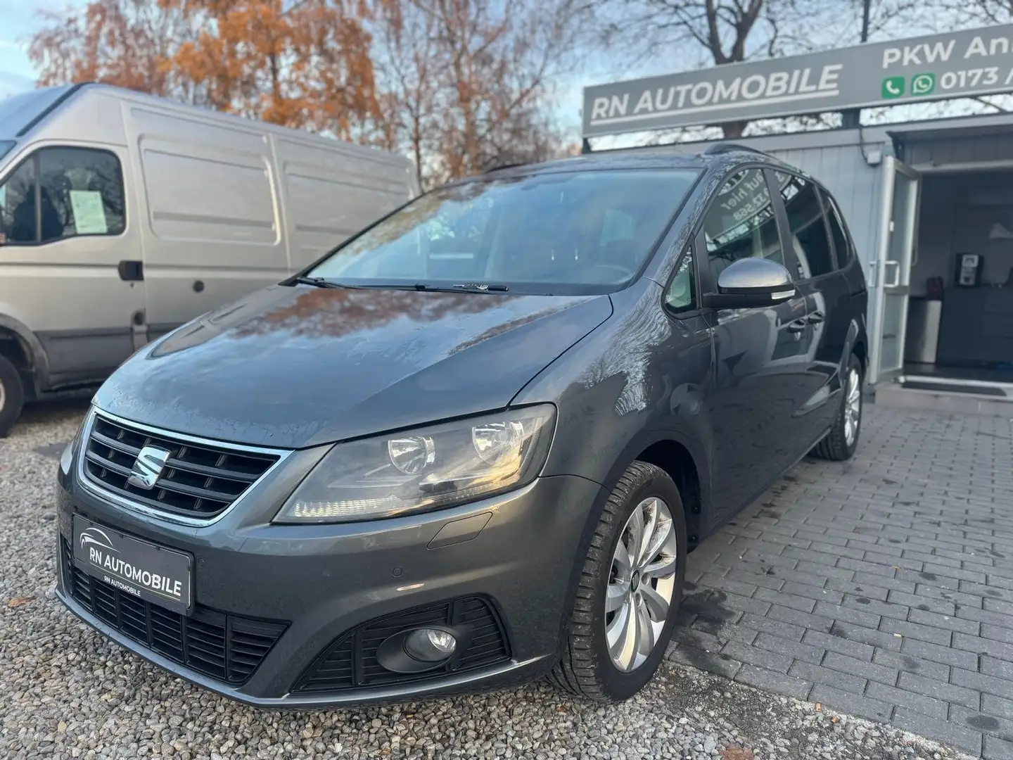 SEAT Alhambra Style 7 Sitzer Keyless Kamera Scheckheft Grau - 1