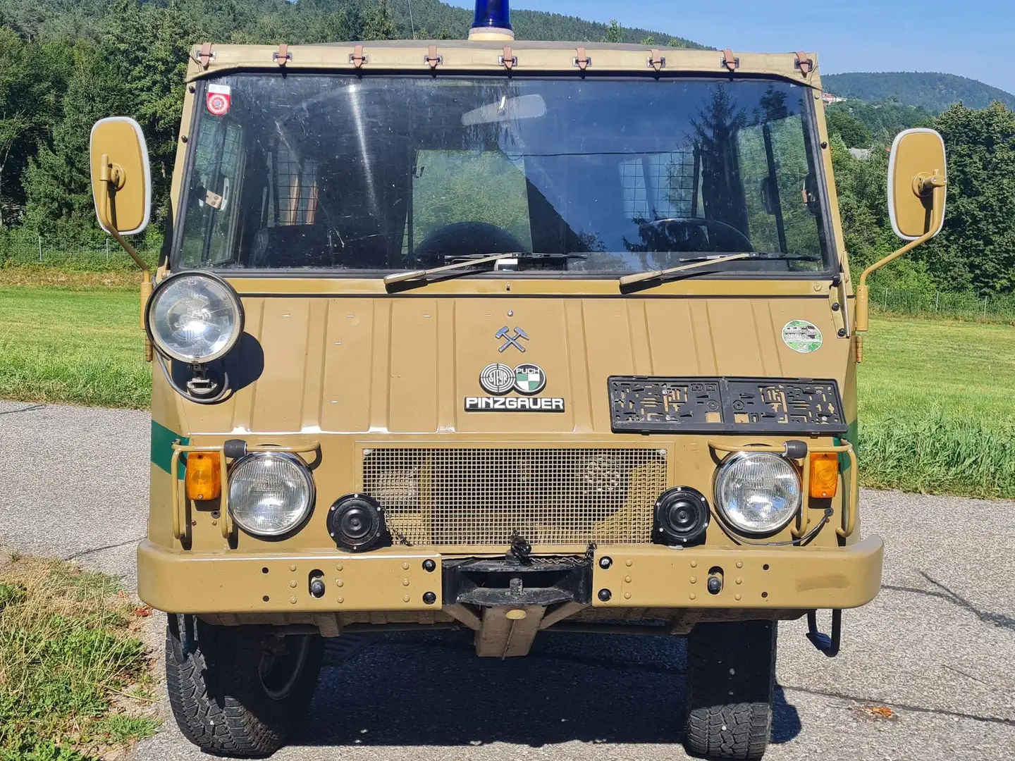 Puch Pinzgauer Bergrettung Beige - 1