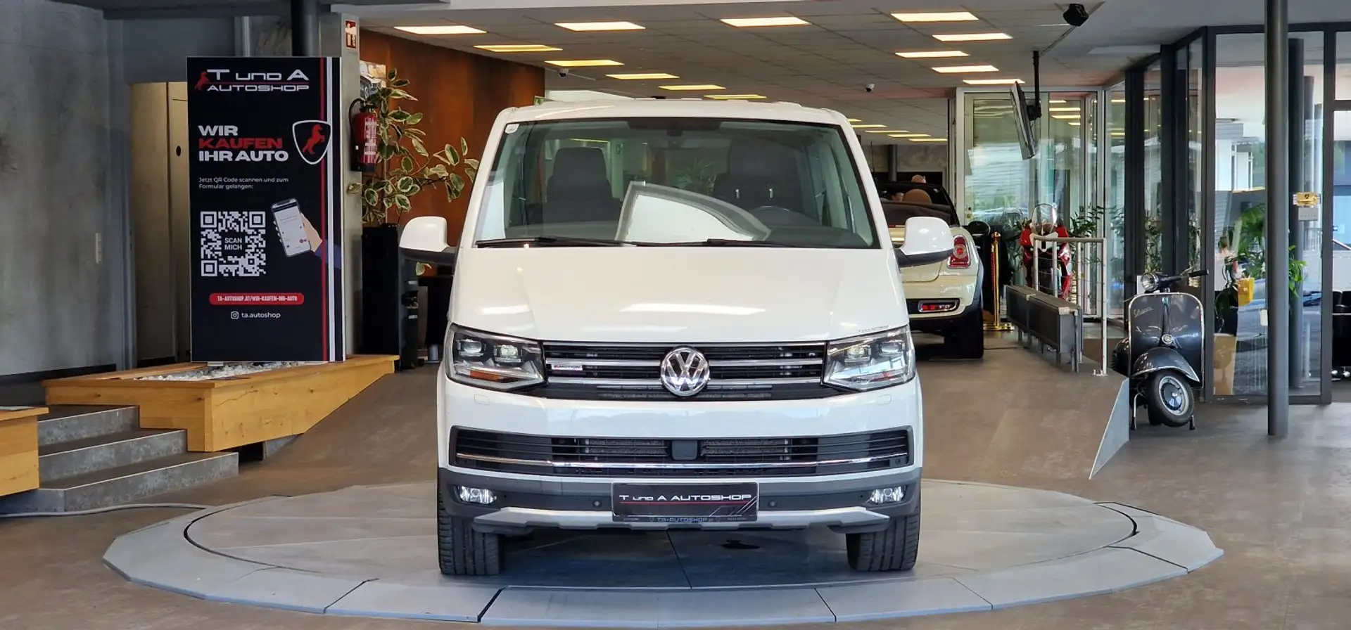 Volkswagen T6 Multivan PanAmericana 2,0 TDI 4Motion DSG *7-Sitzer*Standhe Grau - 2