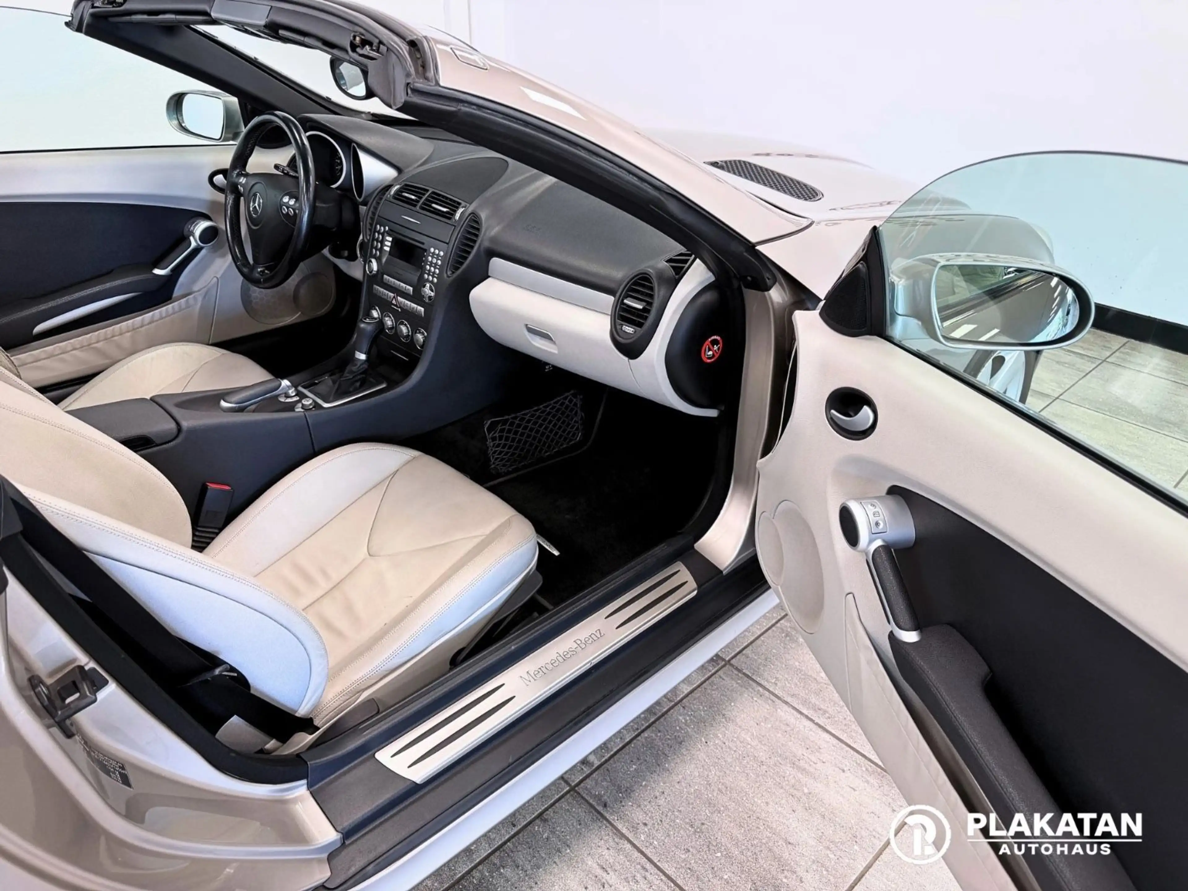 Mercedes-Benz SLK 200 Kompressor Leder Airscarf Bi-xenon — photo 15