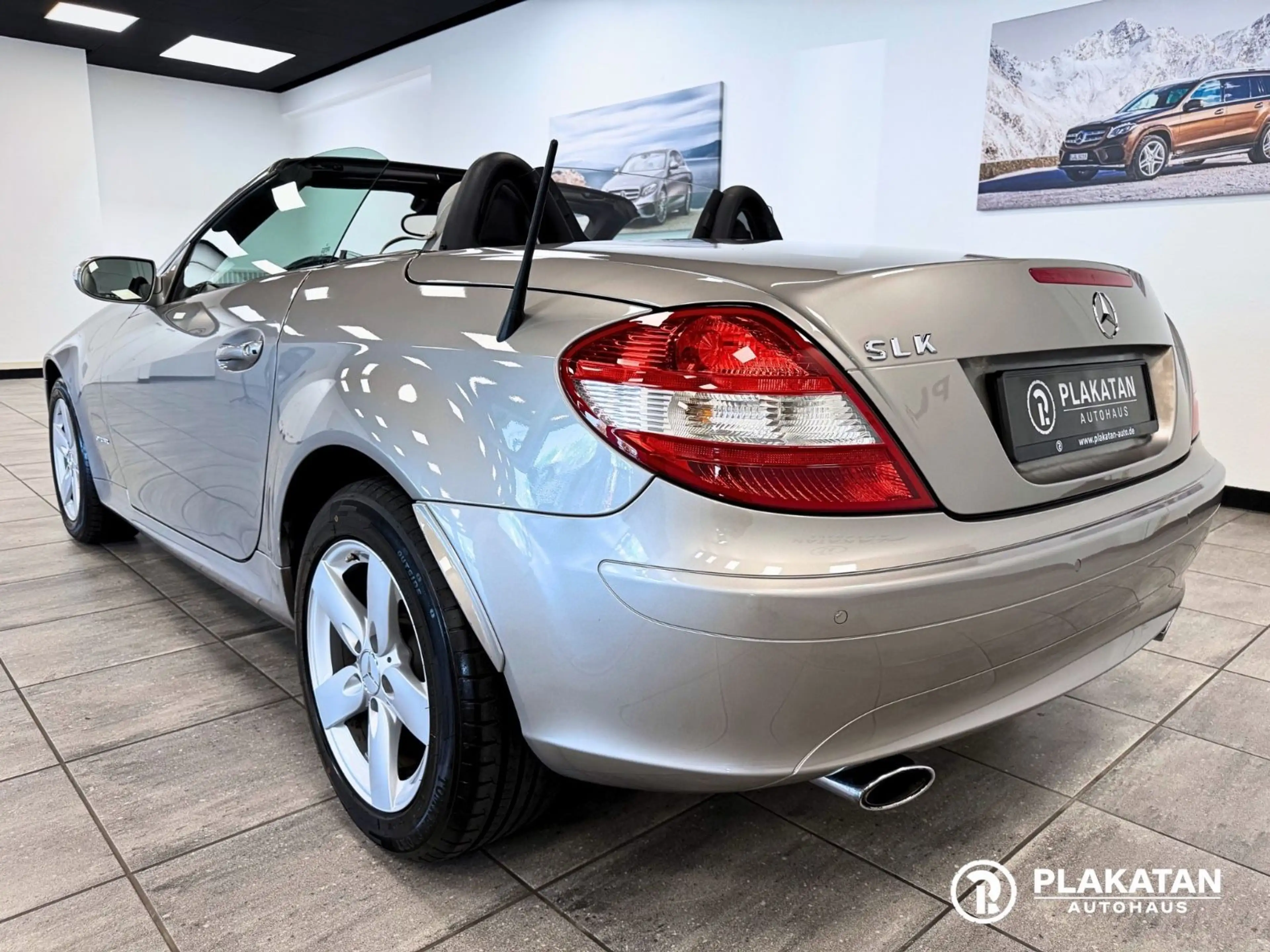 Mercedes-Benz SLK 200 Kompressor Leder Airscarf Bi-xenon — photo 7