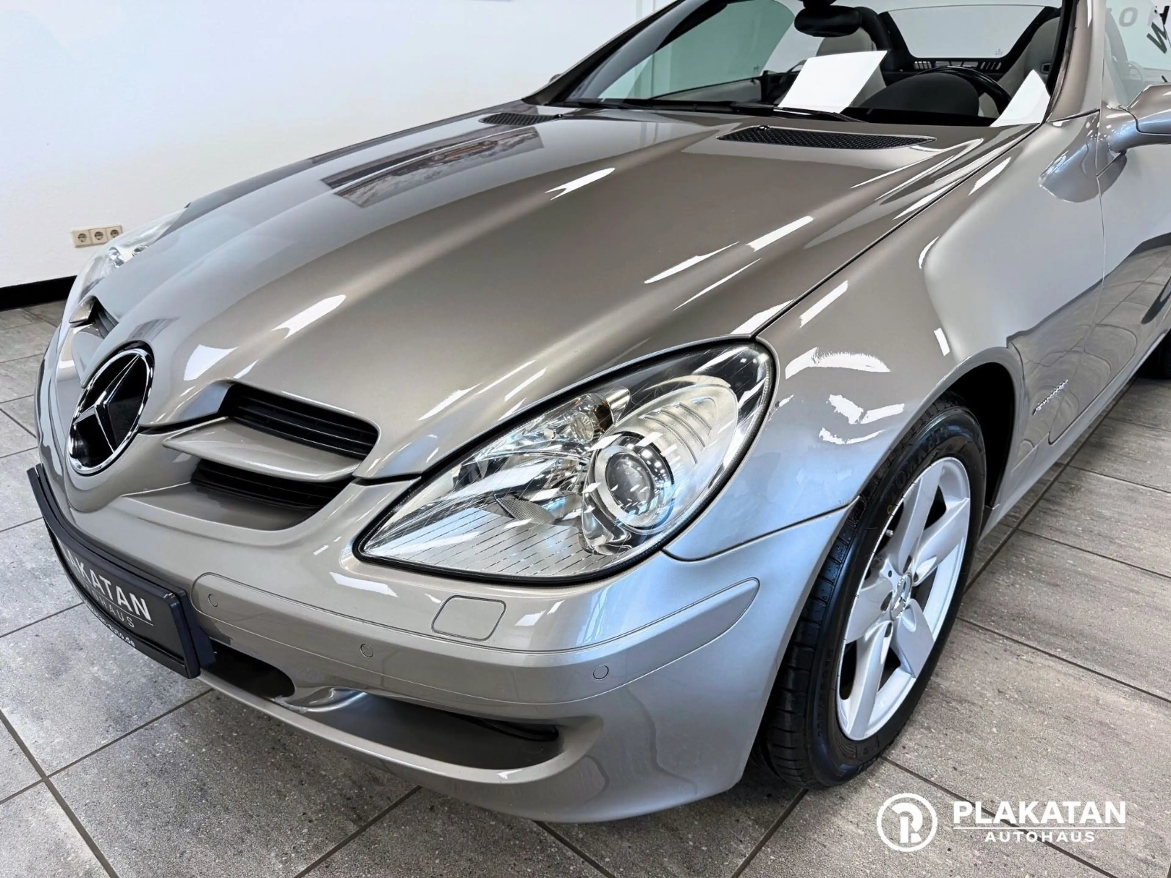 Mercedes-Benz SLK 200 Kompressor Leder Airscarf Bi-xenon — photo 9