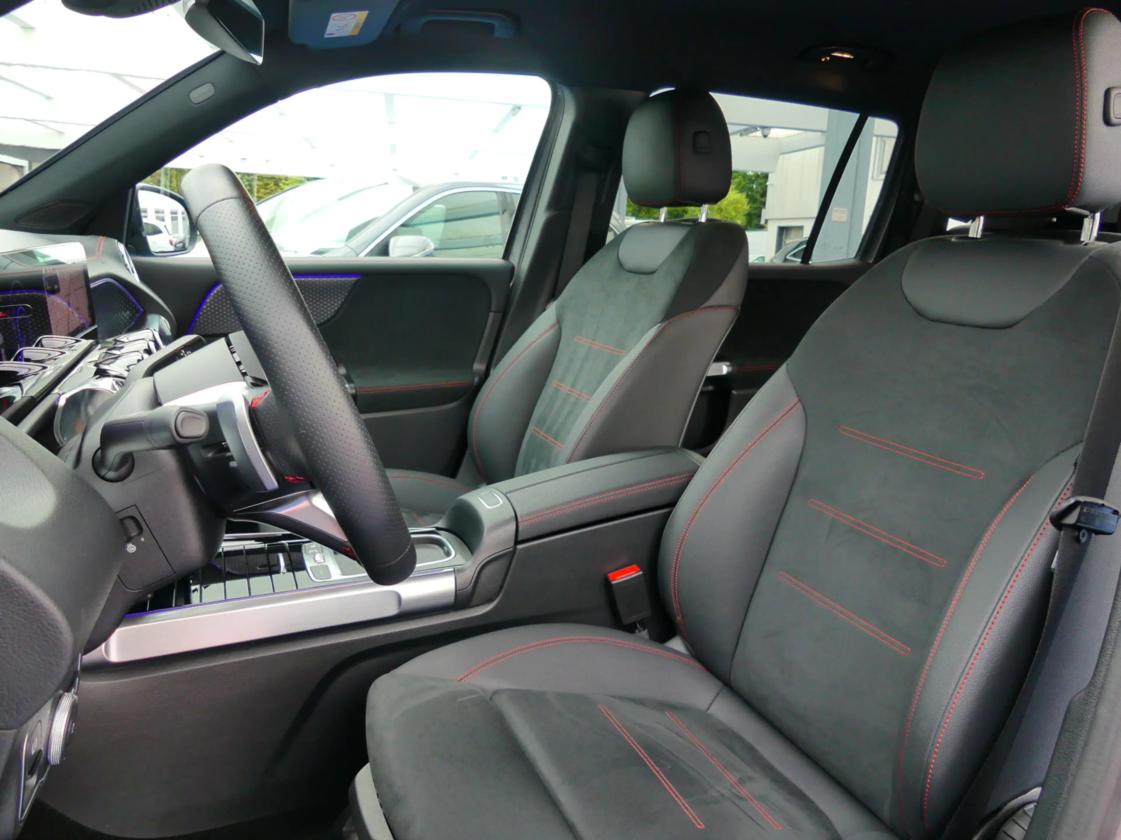 Mercedes-Benz EQB 250 EQB 250 + AMG +Distronic+360°Kam+LED-Scheinw+AHK — photo 9