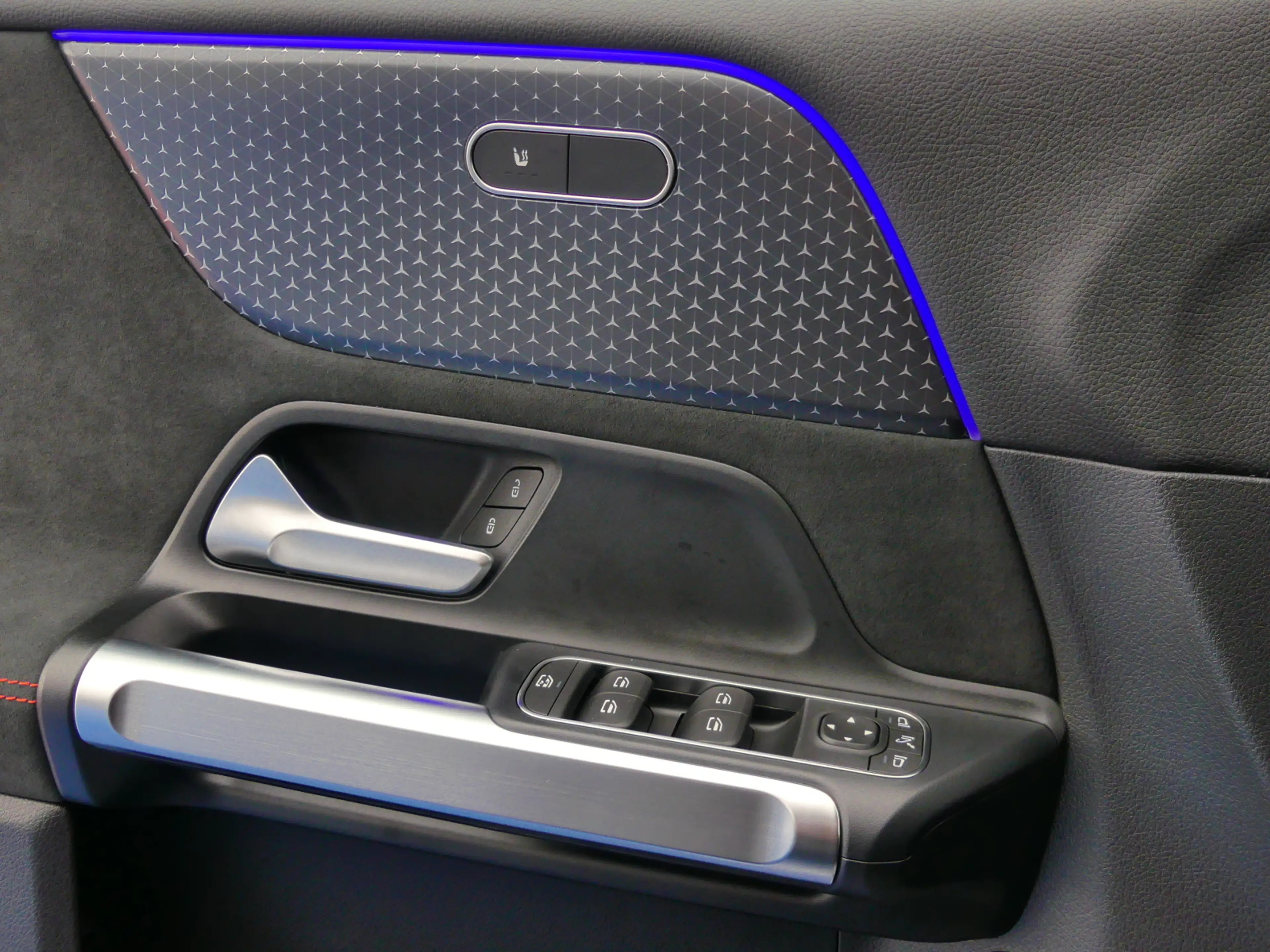 Mercedes-Benz EQB 250 EQB 250 + AMG +Distronic+360°Kam+LED-Scheinw+AHK — photo 15