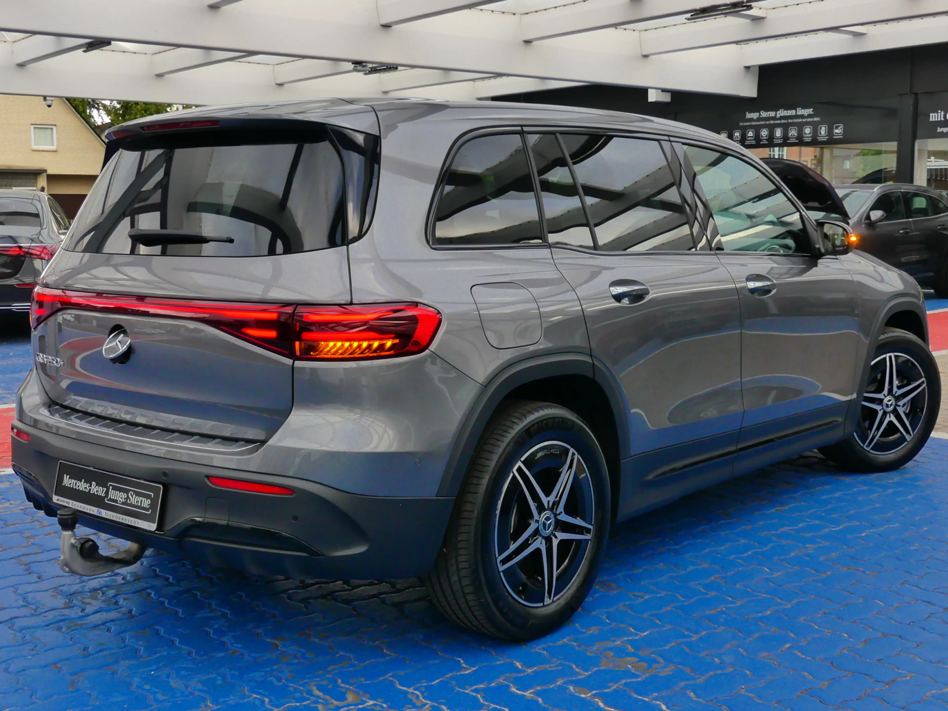 Mercedes-Benz EQB 250 EQB 250 + AMG +Distronic+360°Kam+LED-Scheinw+AHK — photo 4