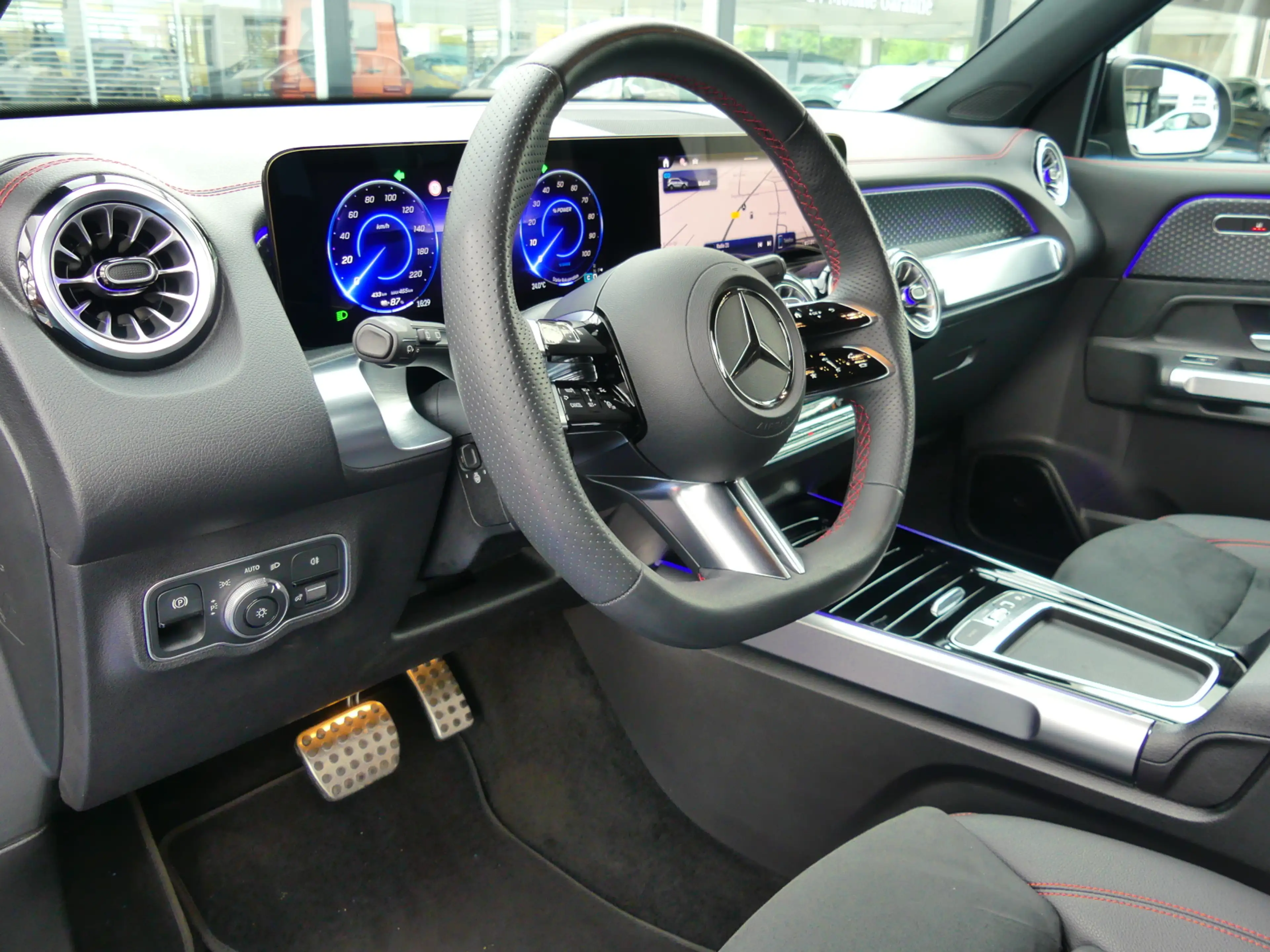 Mercedes-Benz EQB 250 EQB 250 + AMG +Distronic+360°Kam+LED-Scheinw+AHK — photo 13