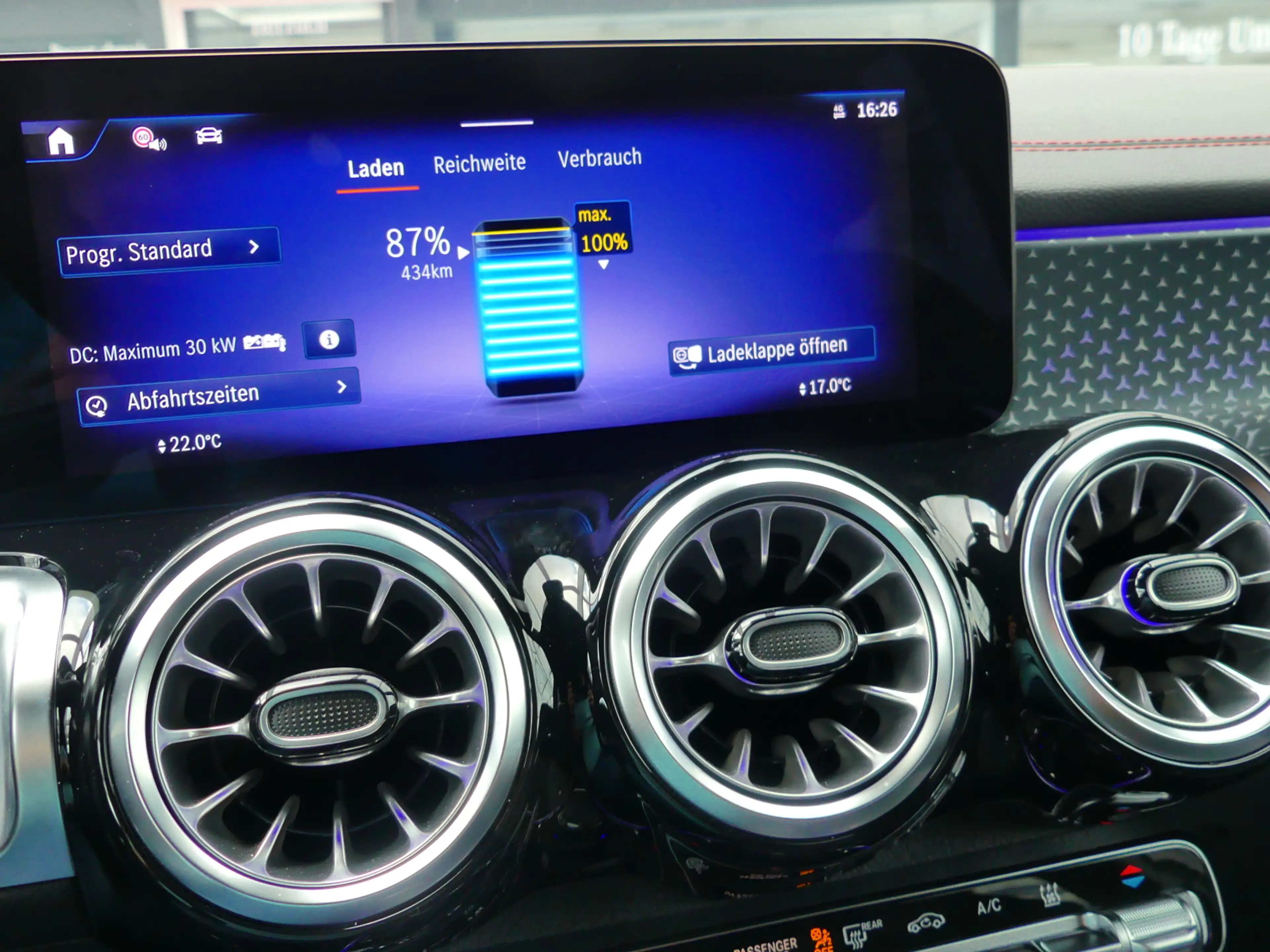 Mercedes-Benz EQB 250 EQB 250 + AMG +Distronic+360°Kam+LED-Scheinw+AHK — photo 14