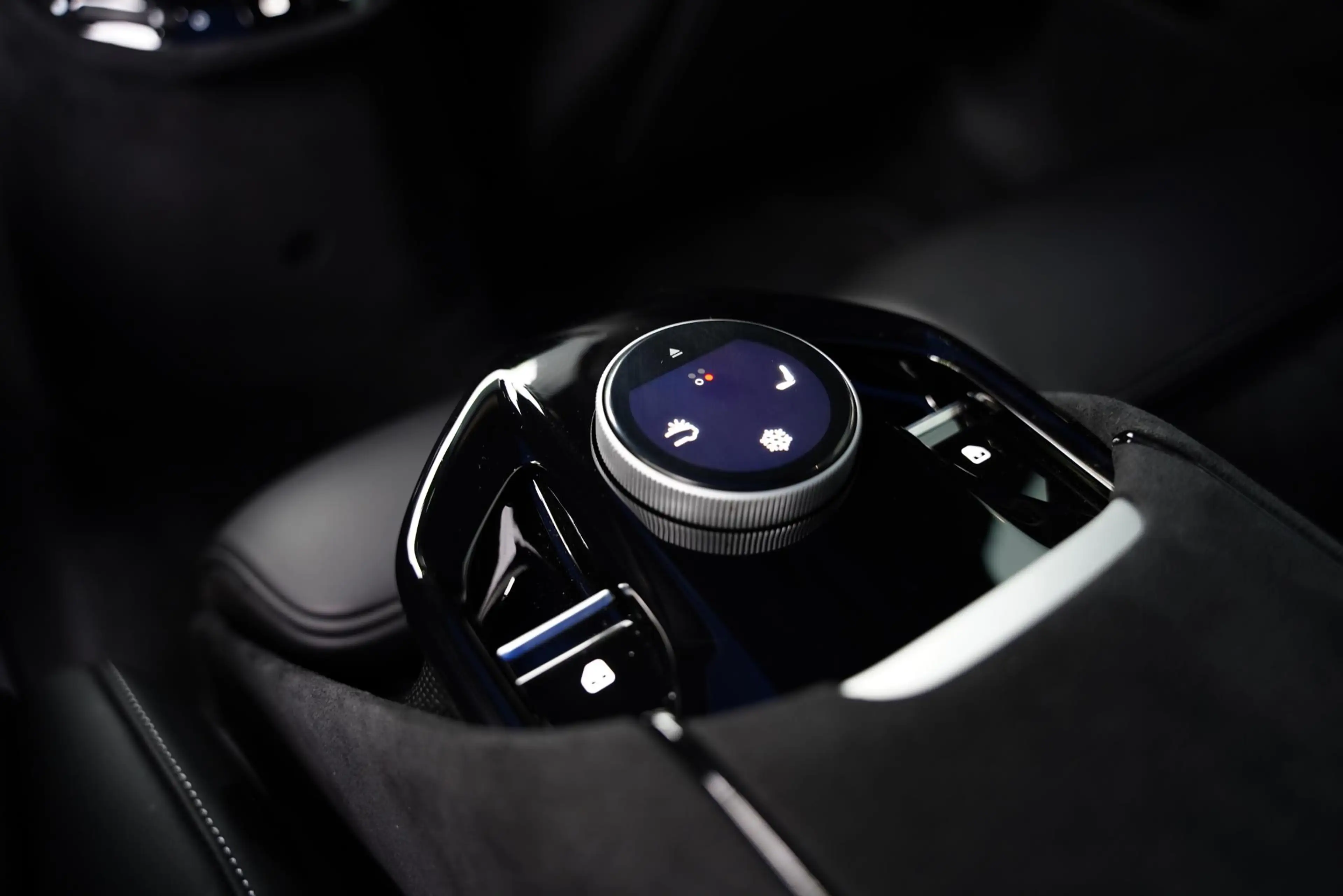 Ferrari Purosangue 6.5 V12 / Retrofit Steering Wheel / Full Carbon / — photo 21
