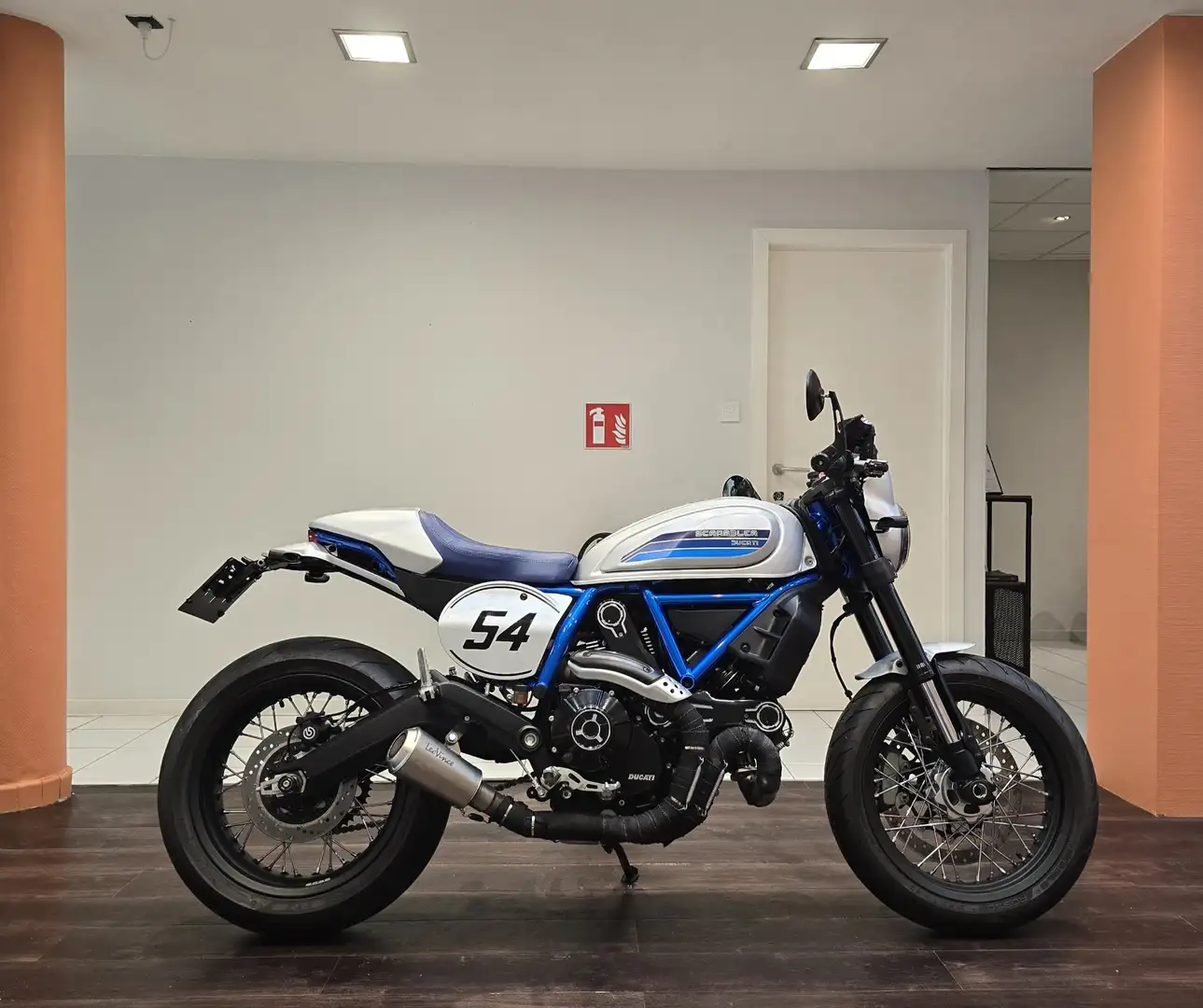 Ducati Scrambler Cafe Racer Gris - 1