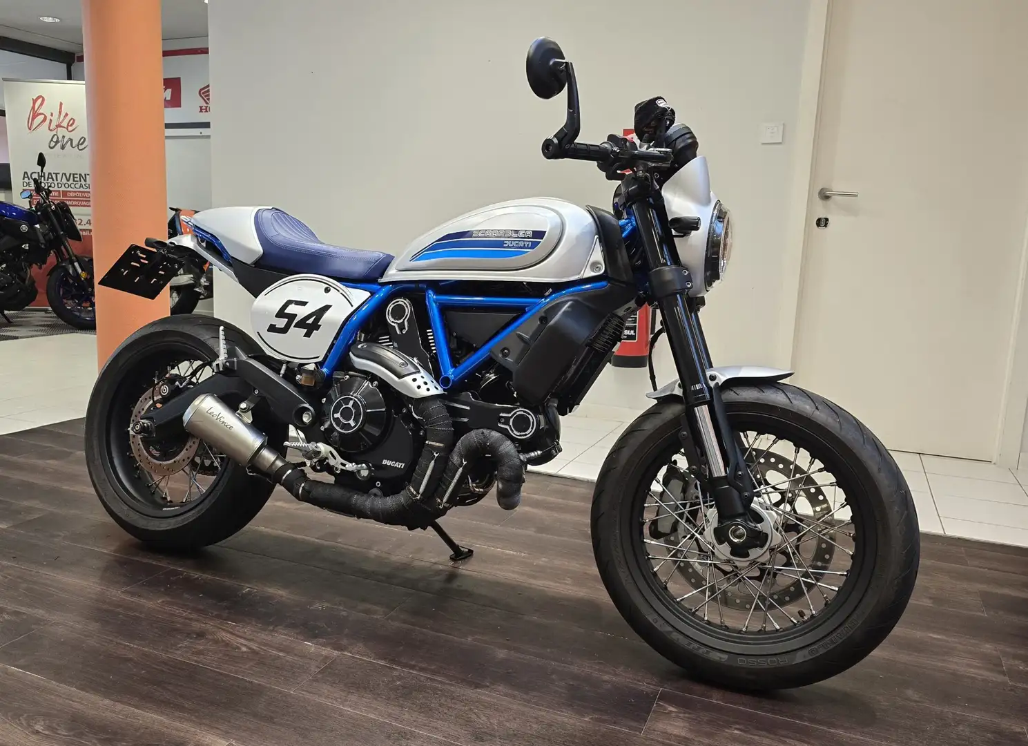 Ducati Scrambler Cafe Racer Gris - 2