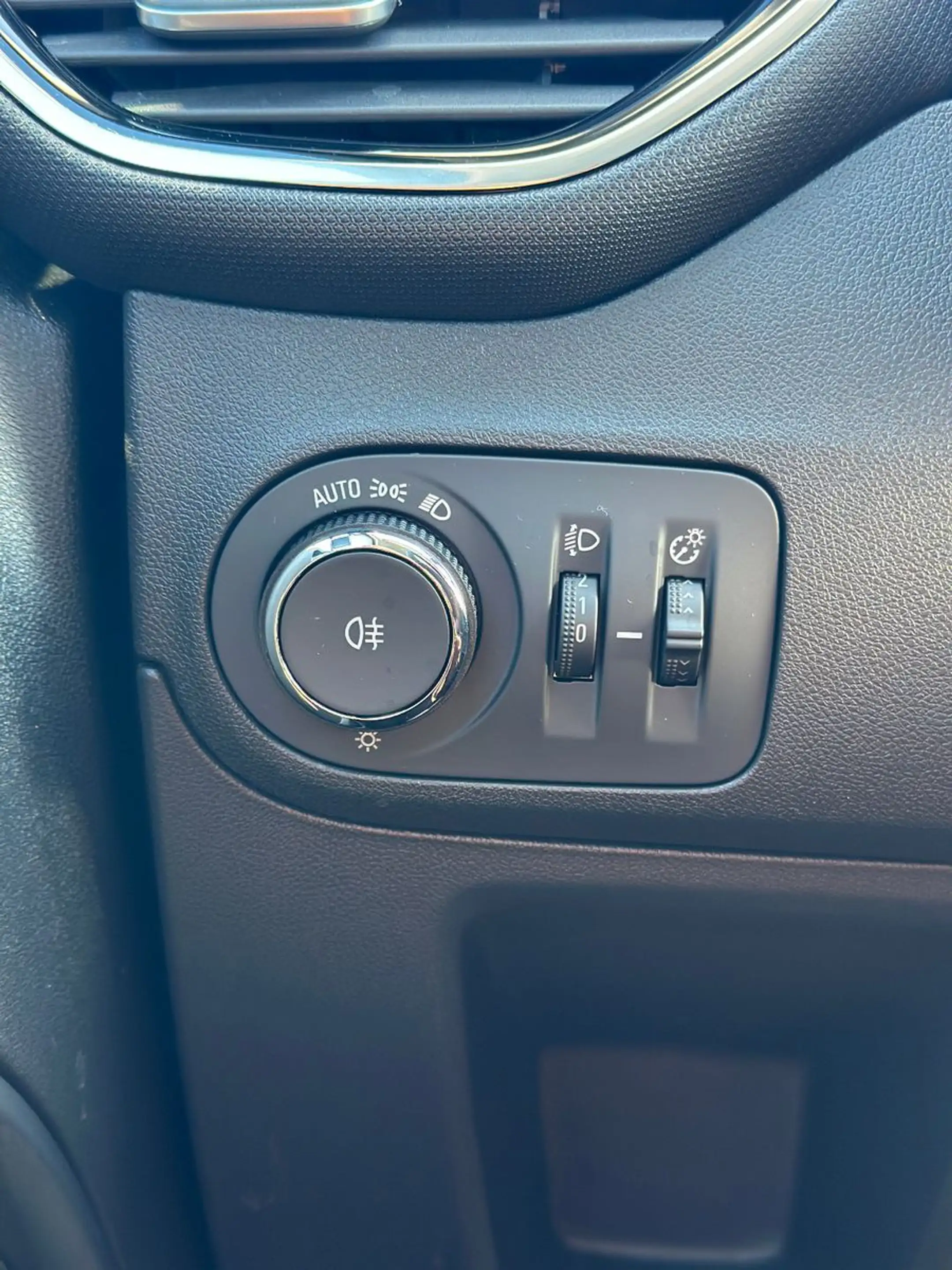 Opel Crossland X Crossland 1.2 "Business" Kamera/LED/DAB/Klimaaut — photo 16