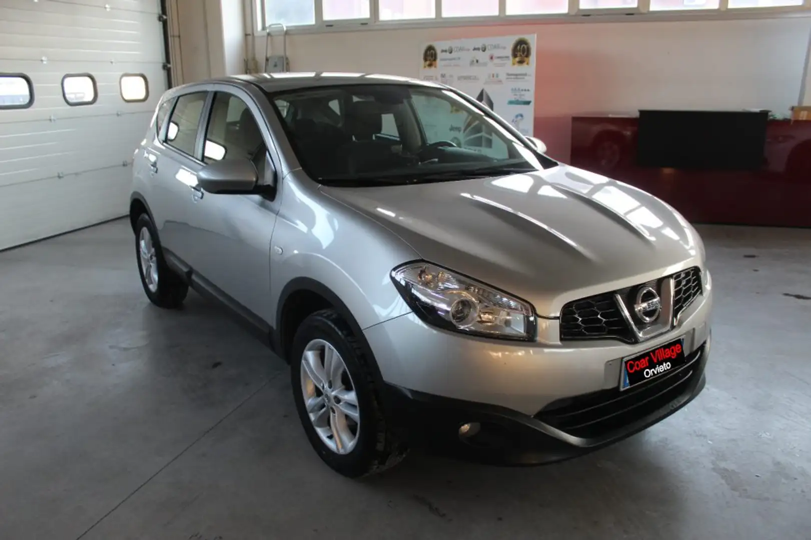 Nissan Qashqai 1.5 dCi DPF Visia Silber - 1