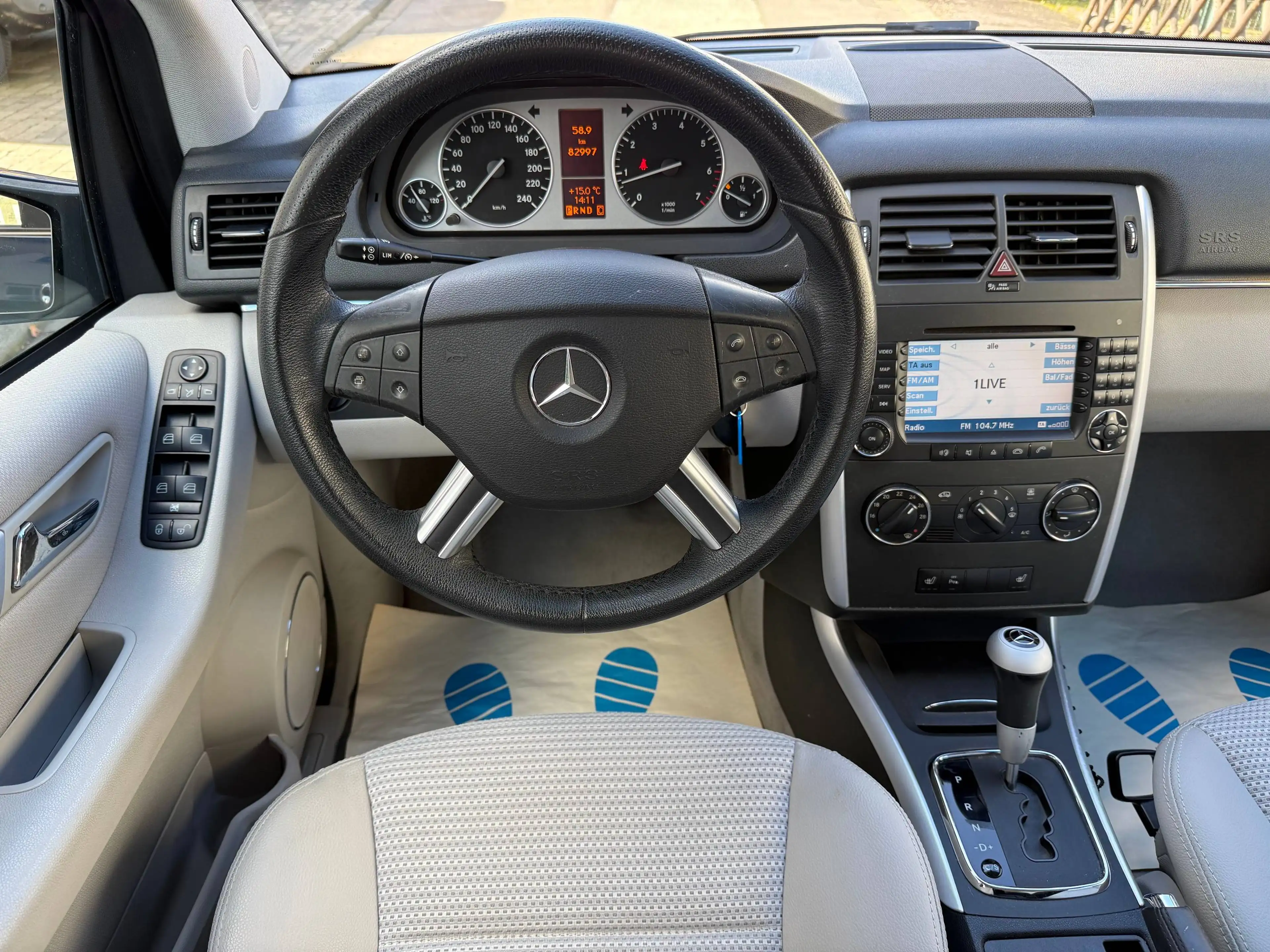 Mercedes-Benz B 200 B 200 Automatik*NAVI*PDC*TEMP*LEDER*SHZ* — photo 9