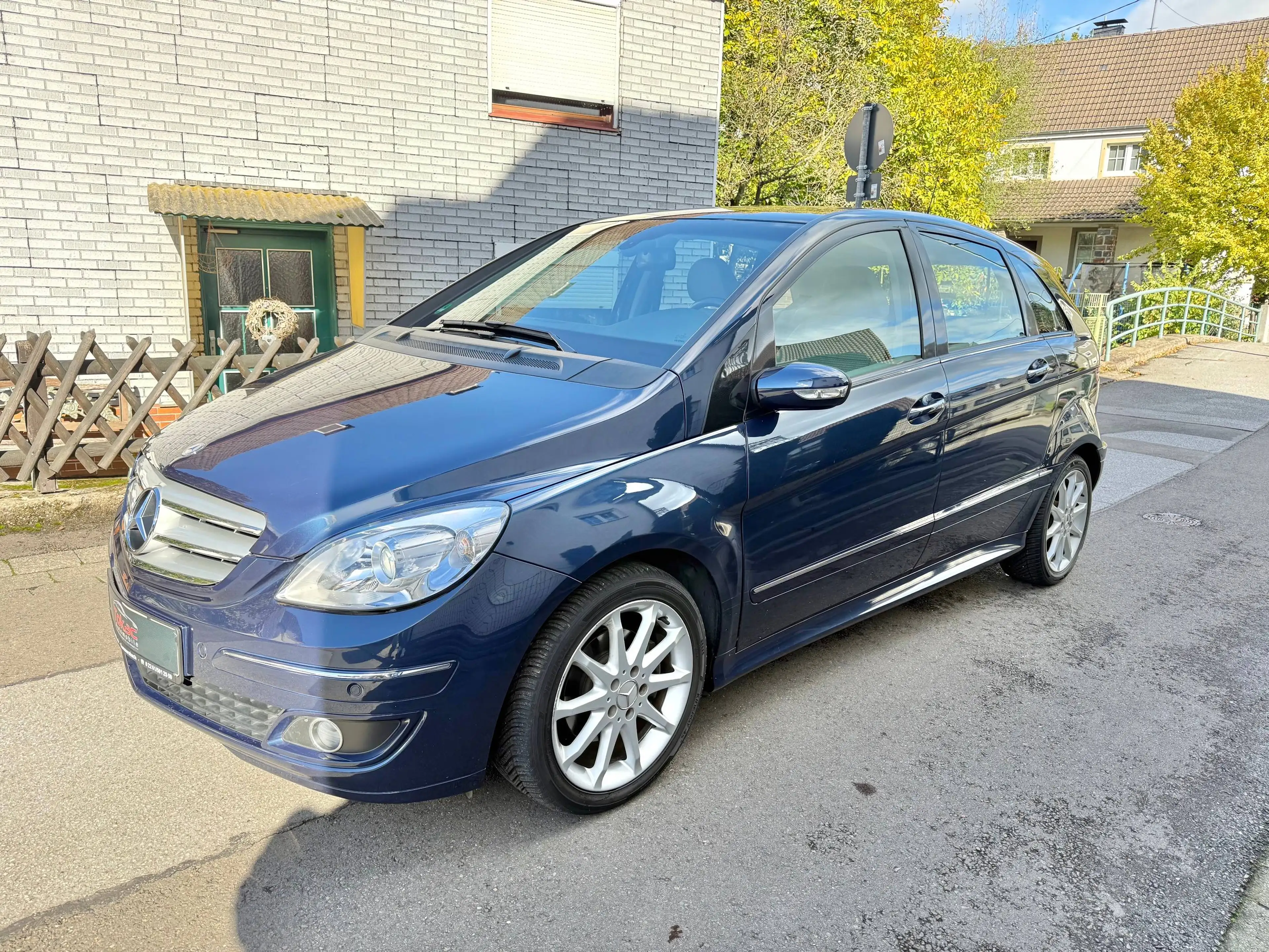 Mercedes-Benz B 200 B 200 Automatik*NAVI*PDC*TEMP*LEDER*SHZ*