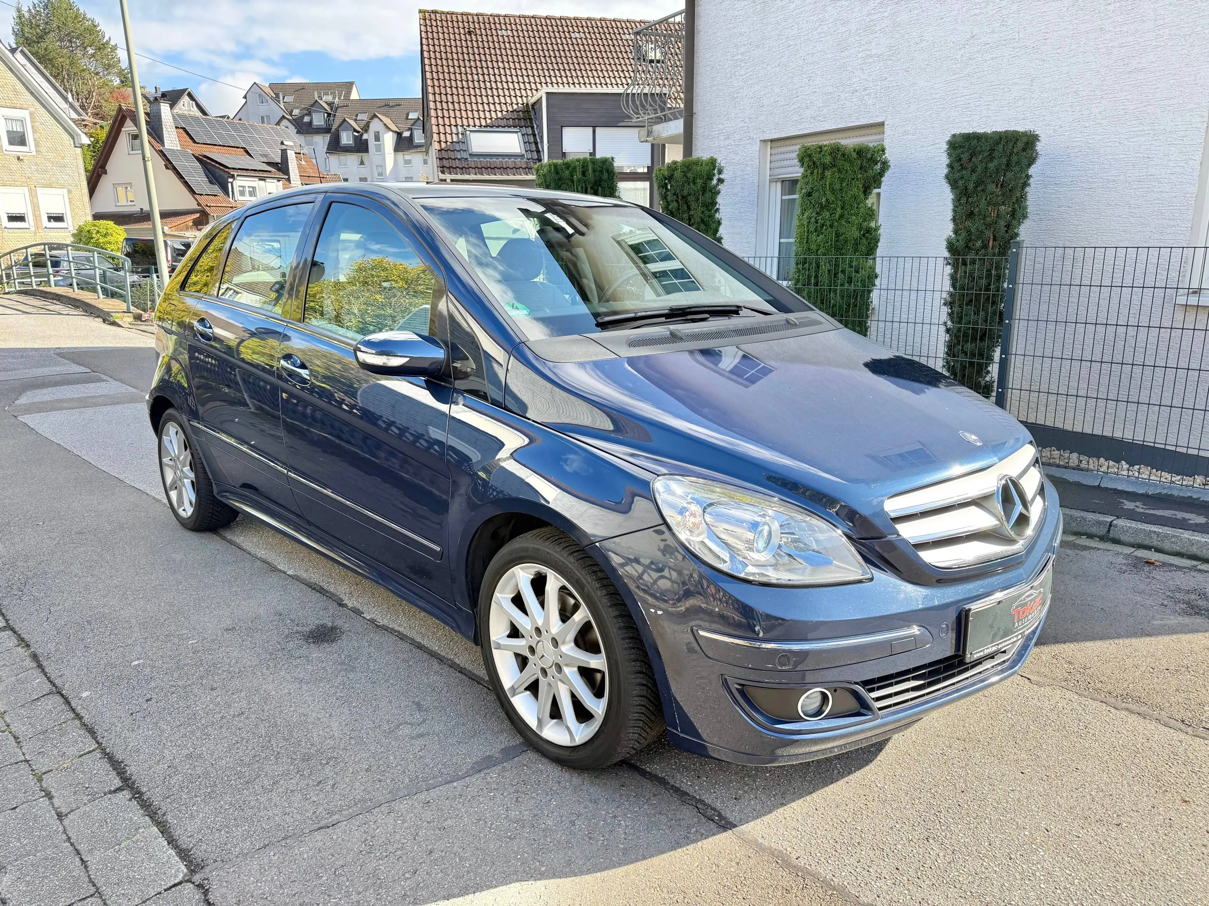 Mercedes-Benz B 200 B 200 Automatik*NAVI*PDC*TEMP*LEDER*SHZ* — photo 3