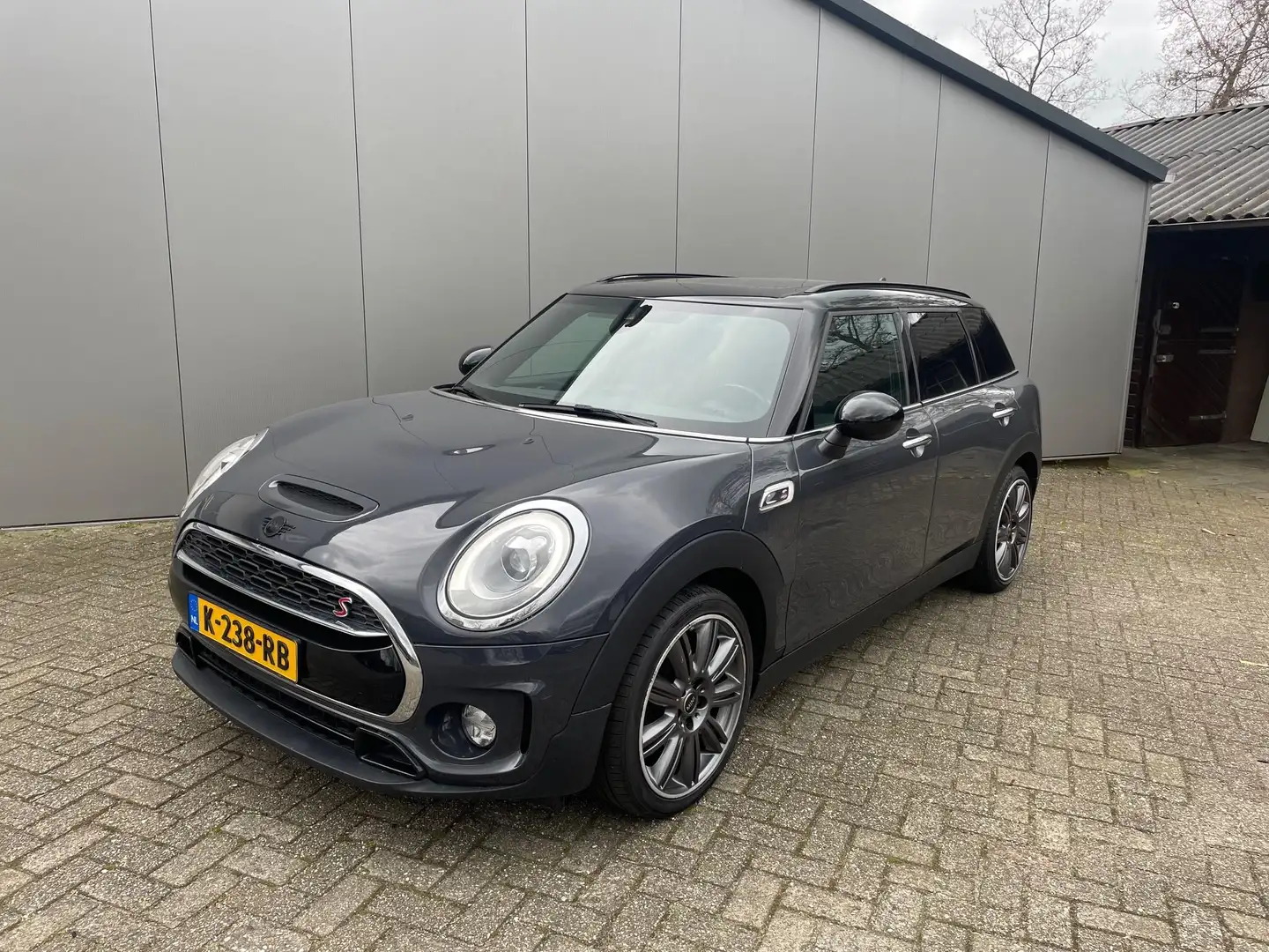 MINI Cooper S Clubman Mini 2.0 Chili Serious Business | Navi | Panoramad Grijs - 1