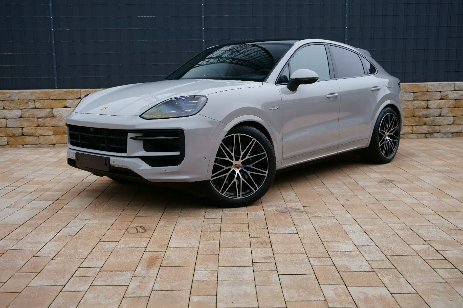 Porsche Cayenne Coupe E-Hybrid SportDesign P-DISPLAY Grau - 2