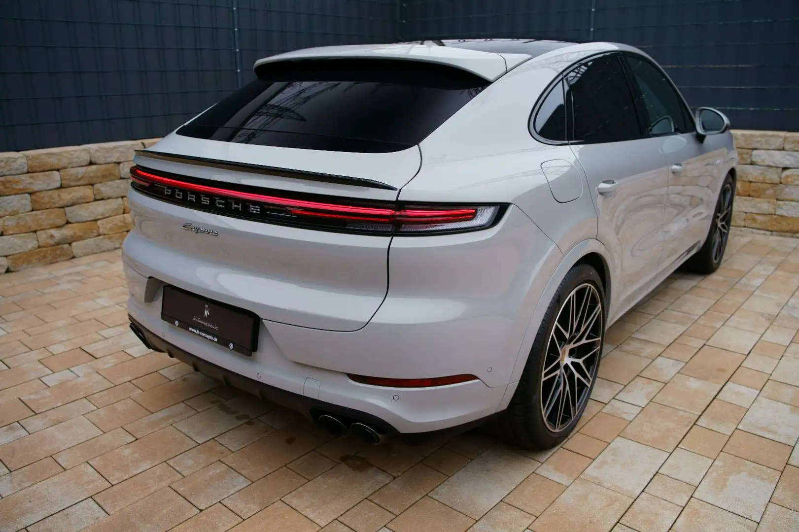 Porsche Cayenne Coupe E-Hybrid SportDesign P-DISPLAY Grau - 1
