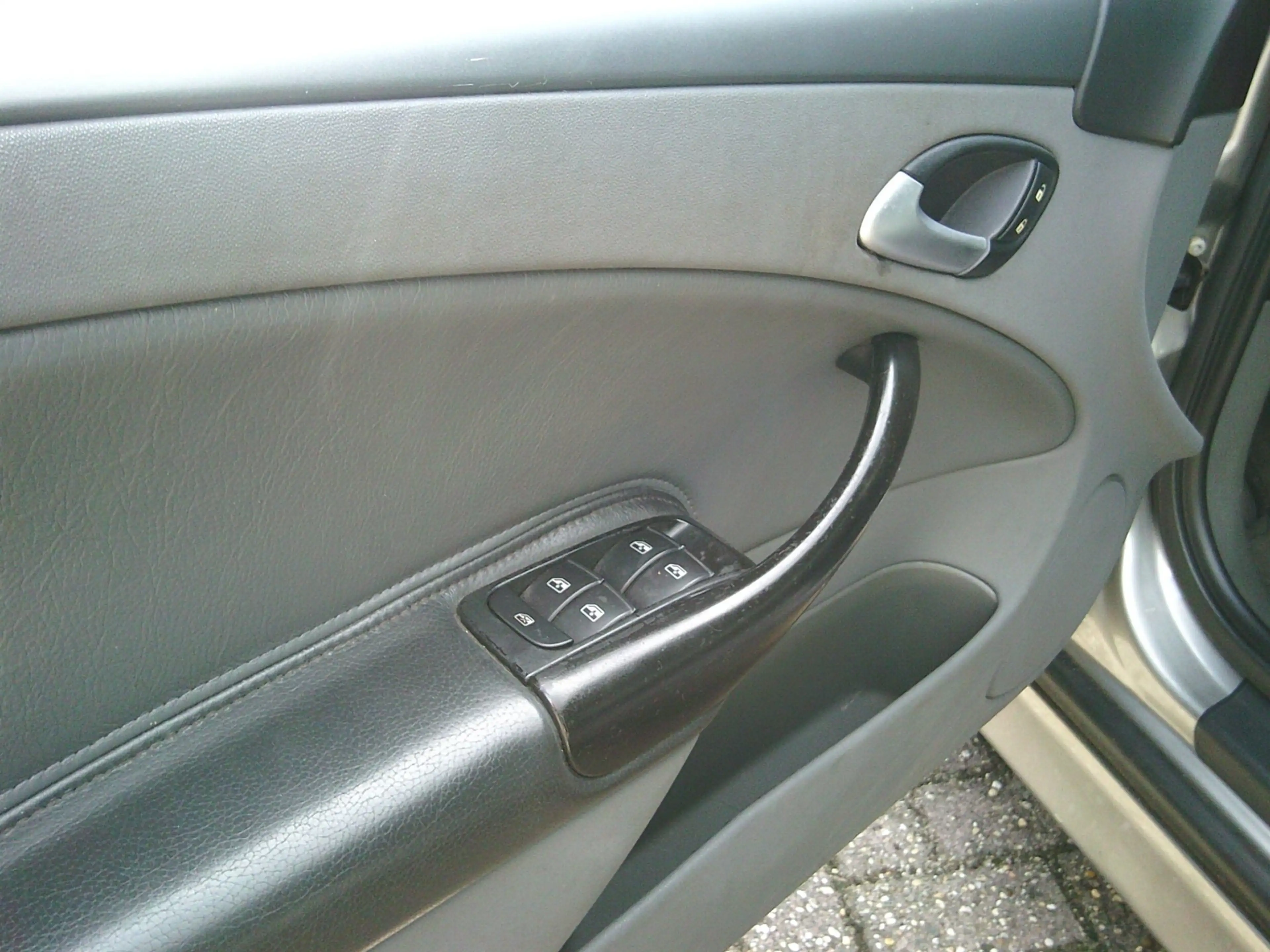 Saab 9-3 Cabrio 2.0t Vector — photo 8