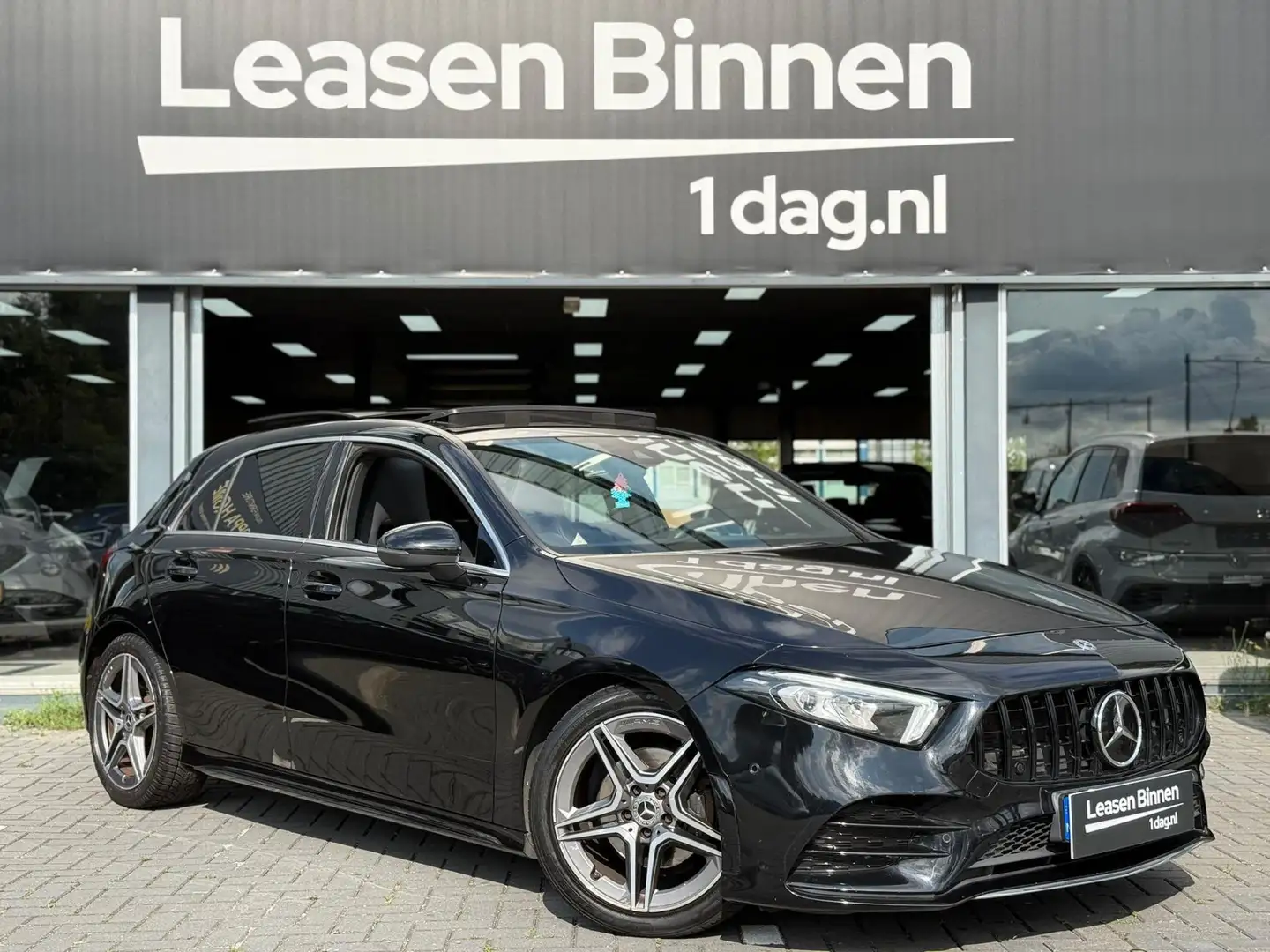 Mercedes-Benz A 200 Business Solution AMG/PANO/SFEER/CAM Negro - 2