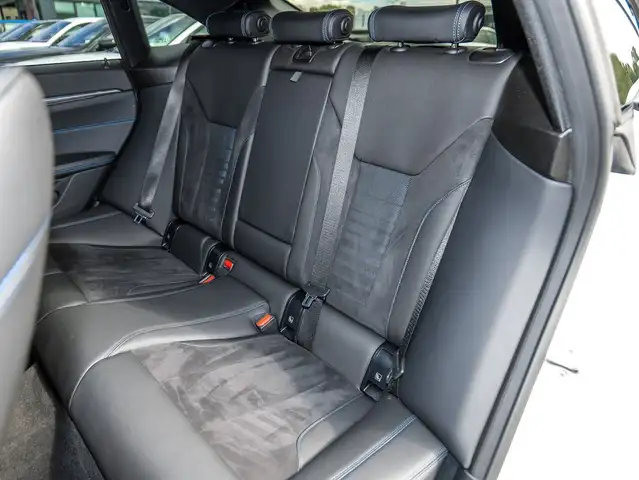 BMW I4 view 19