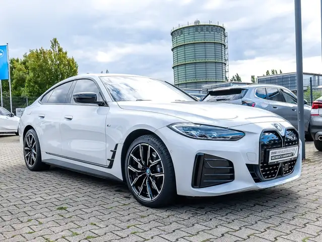 BMW I4 view 6
