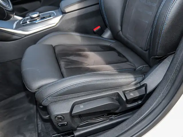 BMW I4 view 24