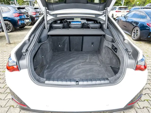 BMW I4 view 13