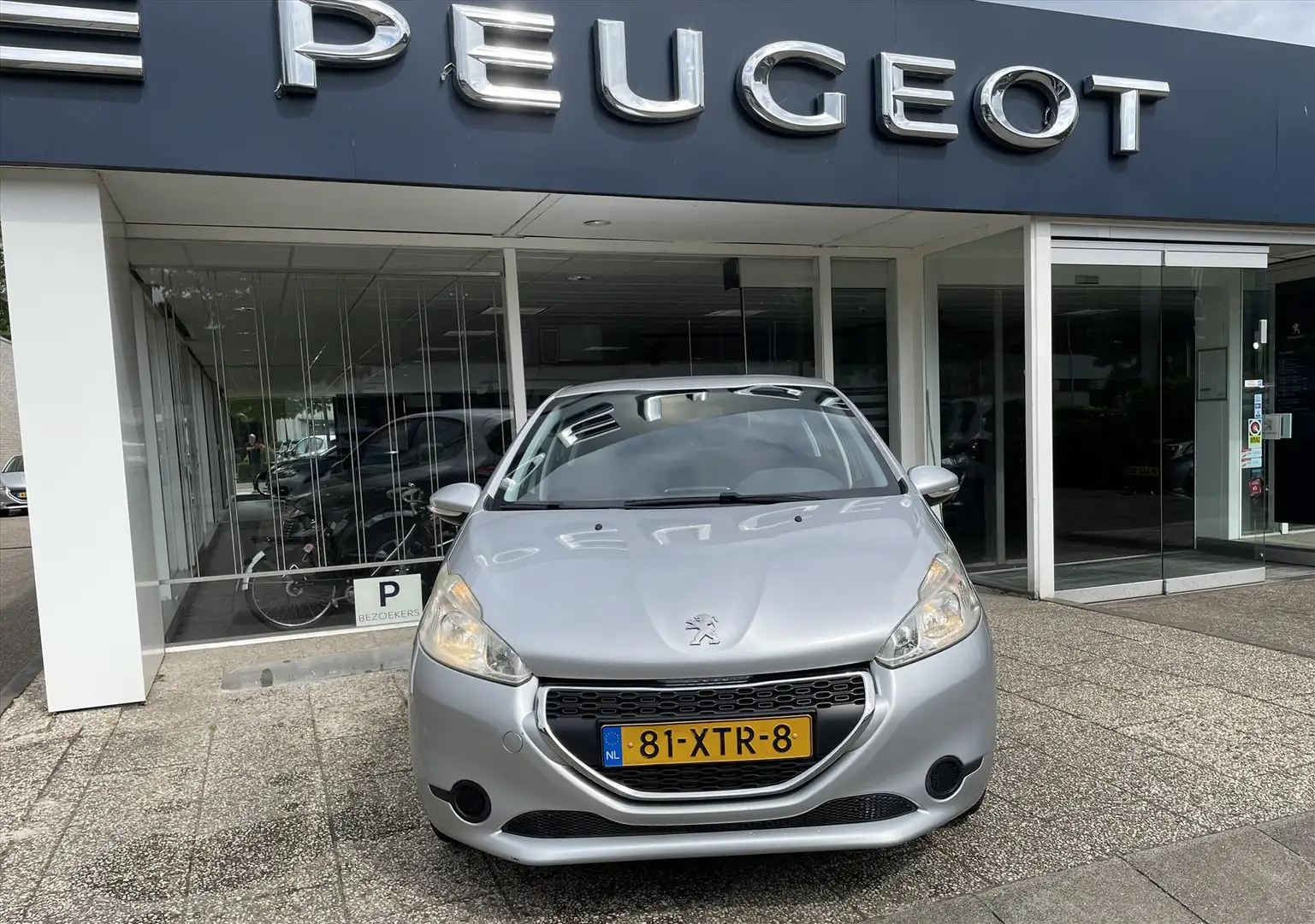 Peugeot 208 1.2 VTi 82PK 5D (102g) Gris - 1