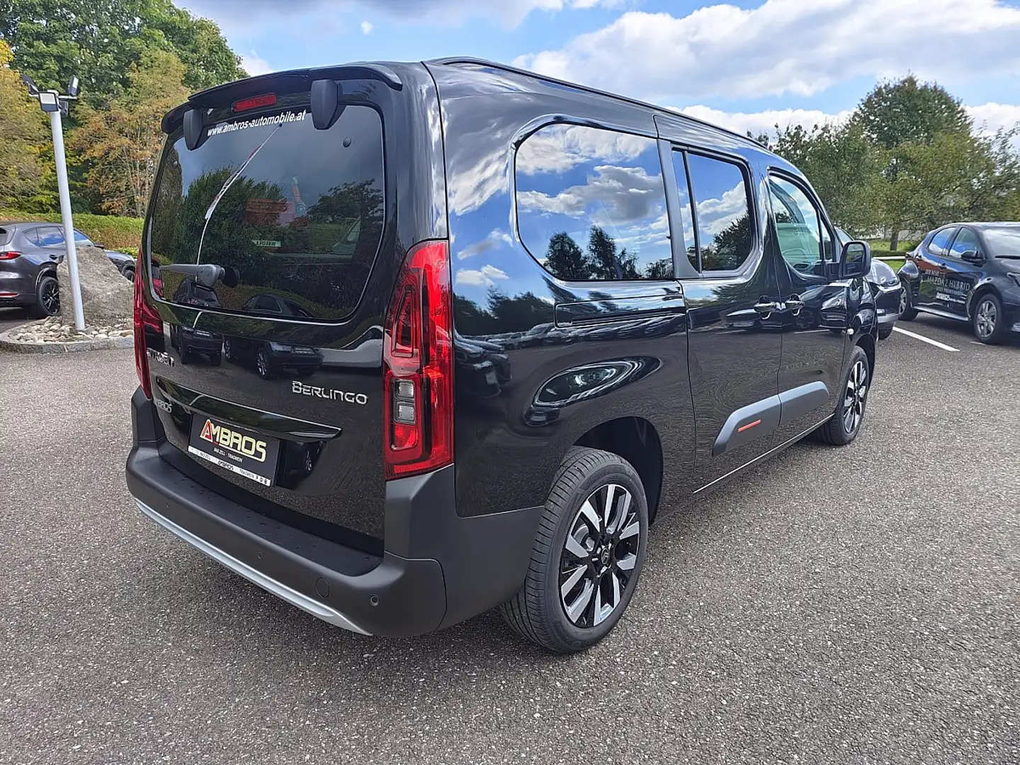 Citroen Berlingo BlueHDi 130 EAT8 Automatik S&S Max XL 5-Sitzer ... Nero - 2