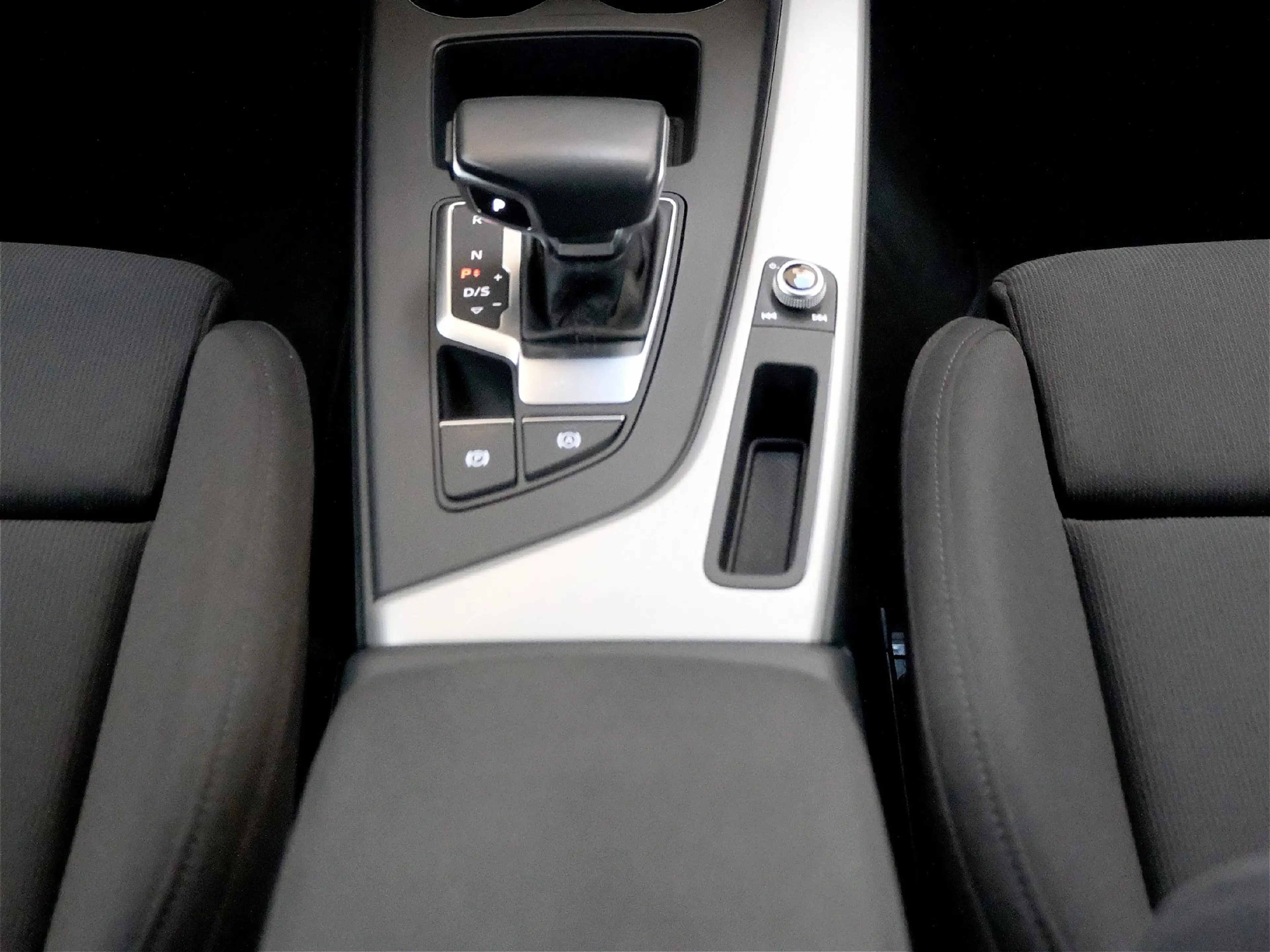 Audi A4 allroad quattro 45 TFSI — photo 13