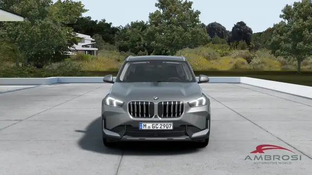 BMW X1 view 4
