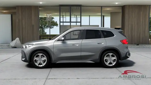 BMW X1 view 3