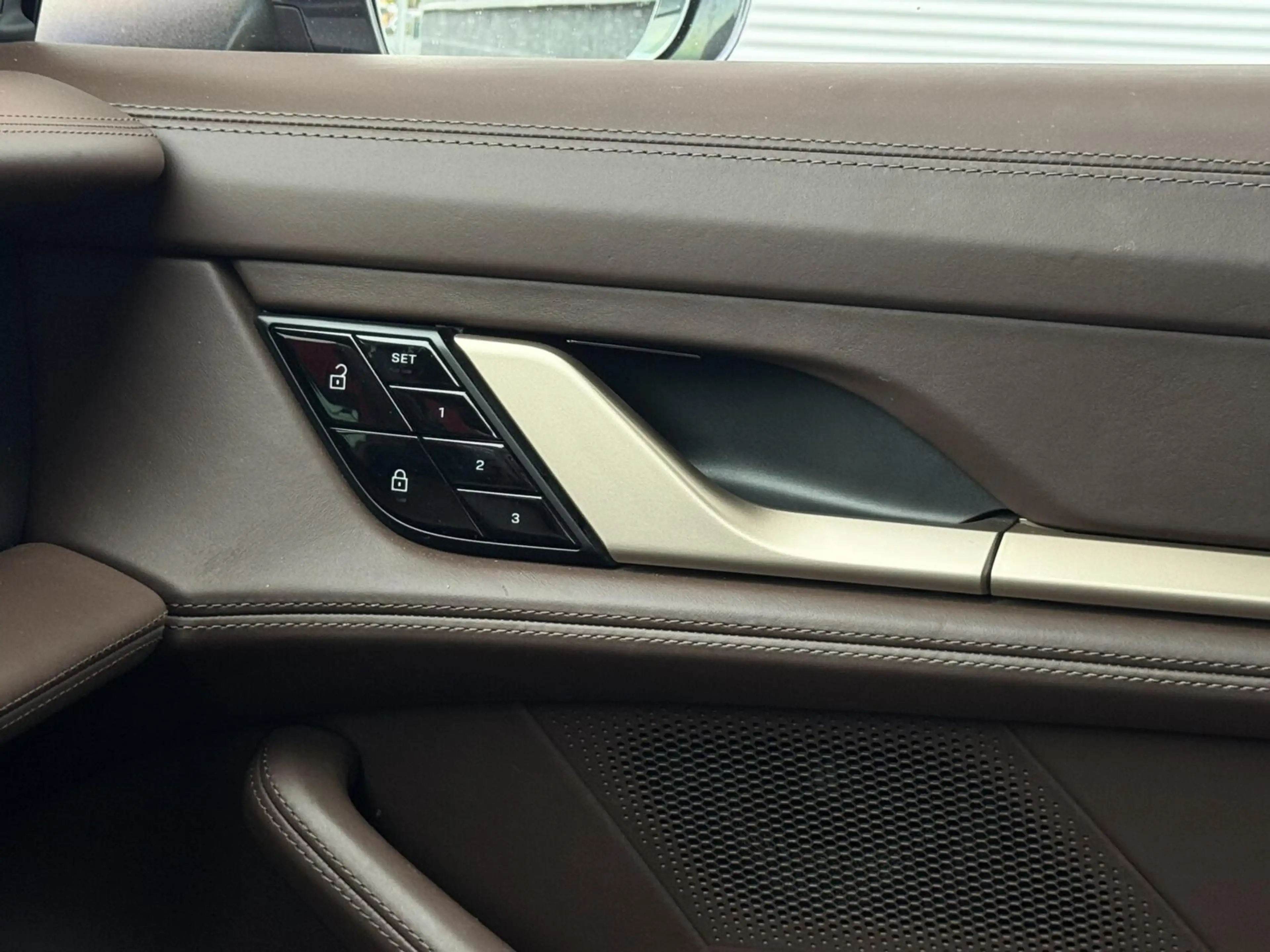 Porsche Taycan Cross Turismo 4S 93 kWh — photo 9