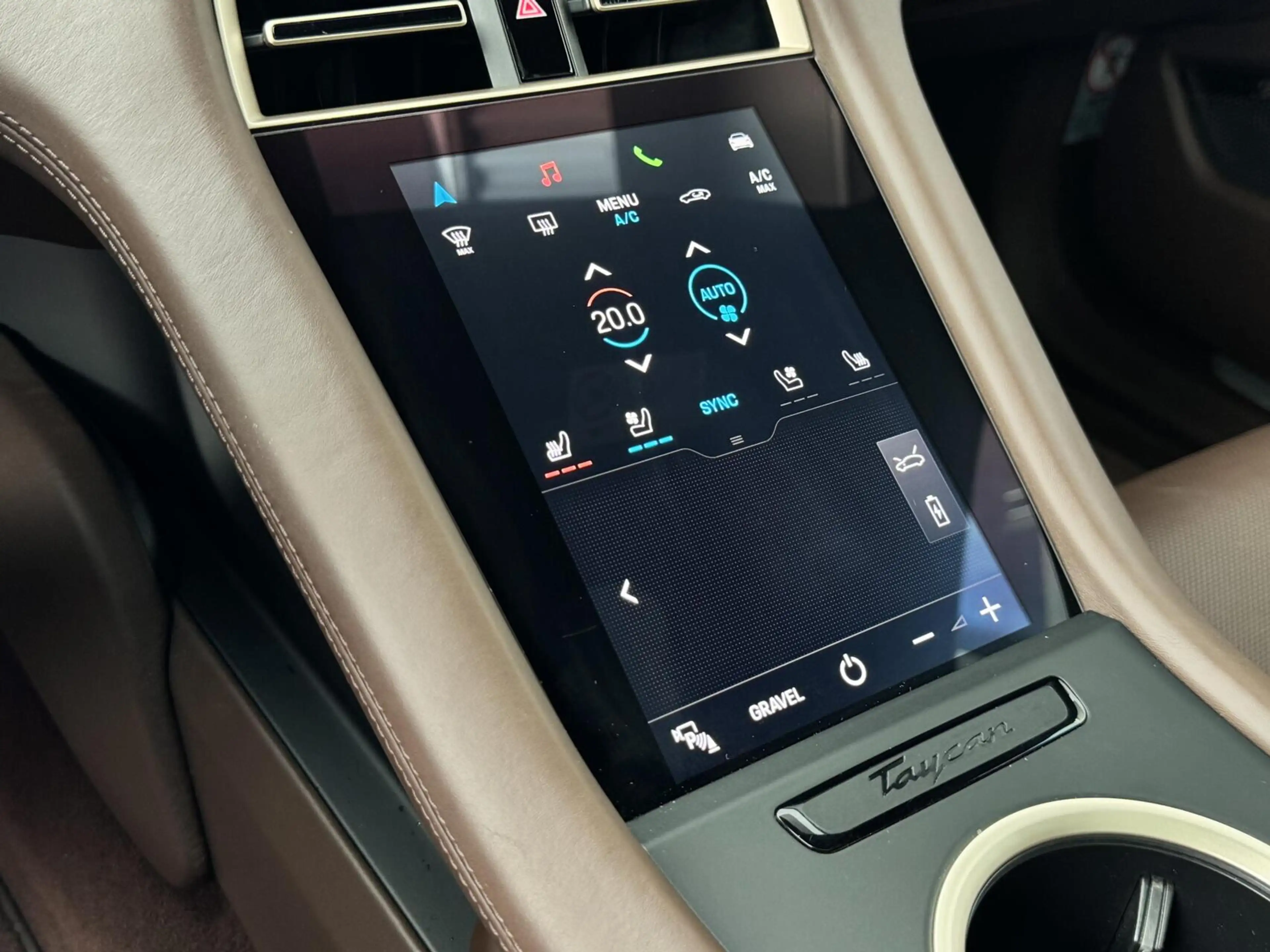 Porsche Taycan Cross Turismo 4S 93 kWh — photo 15